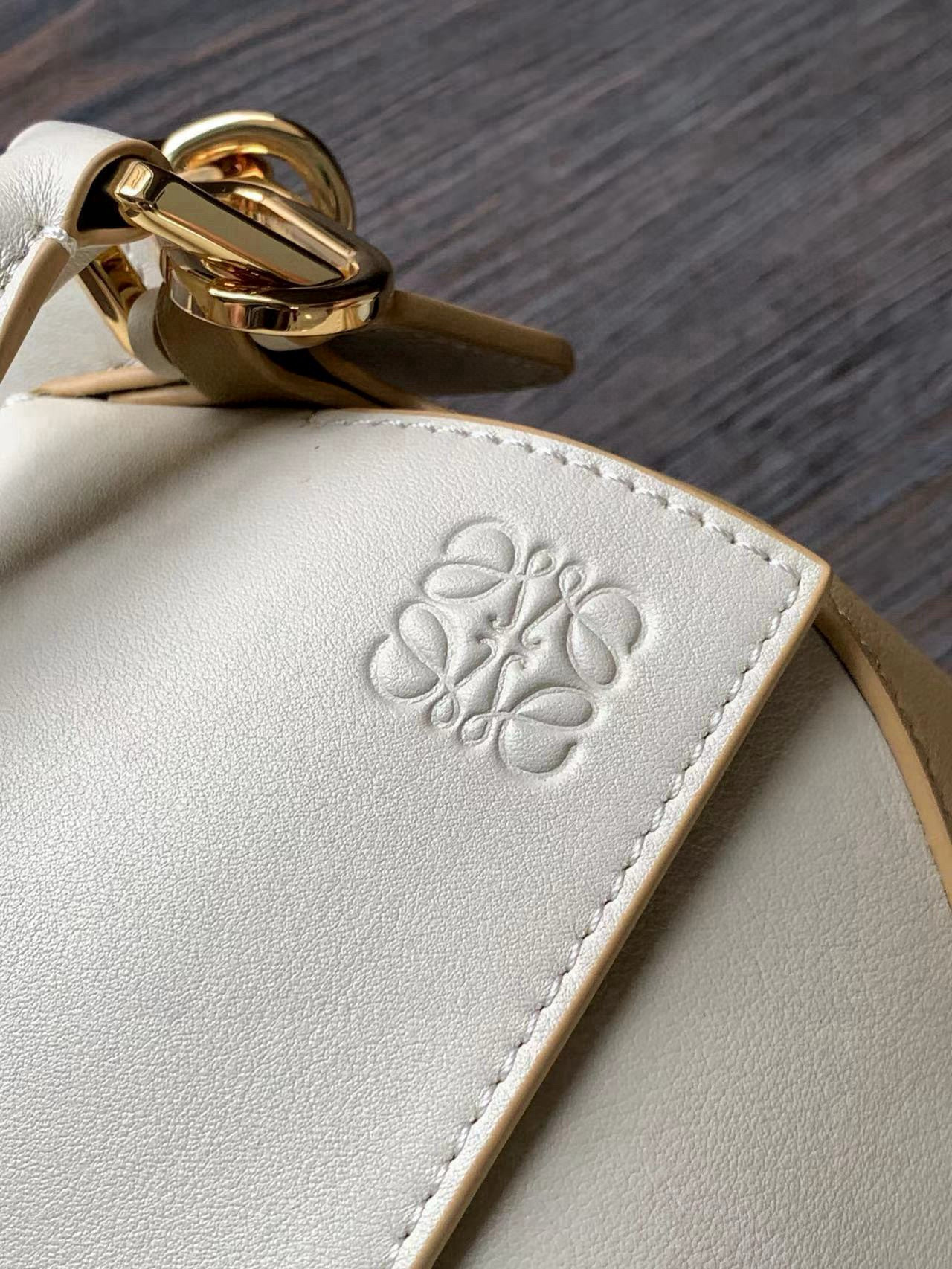 Loewe 新版本几何包小号24CM Puzzle手袋