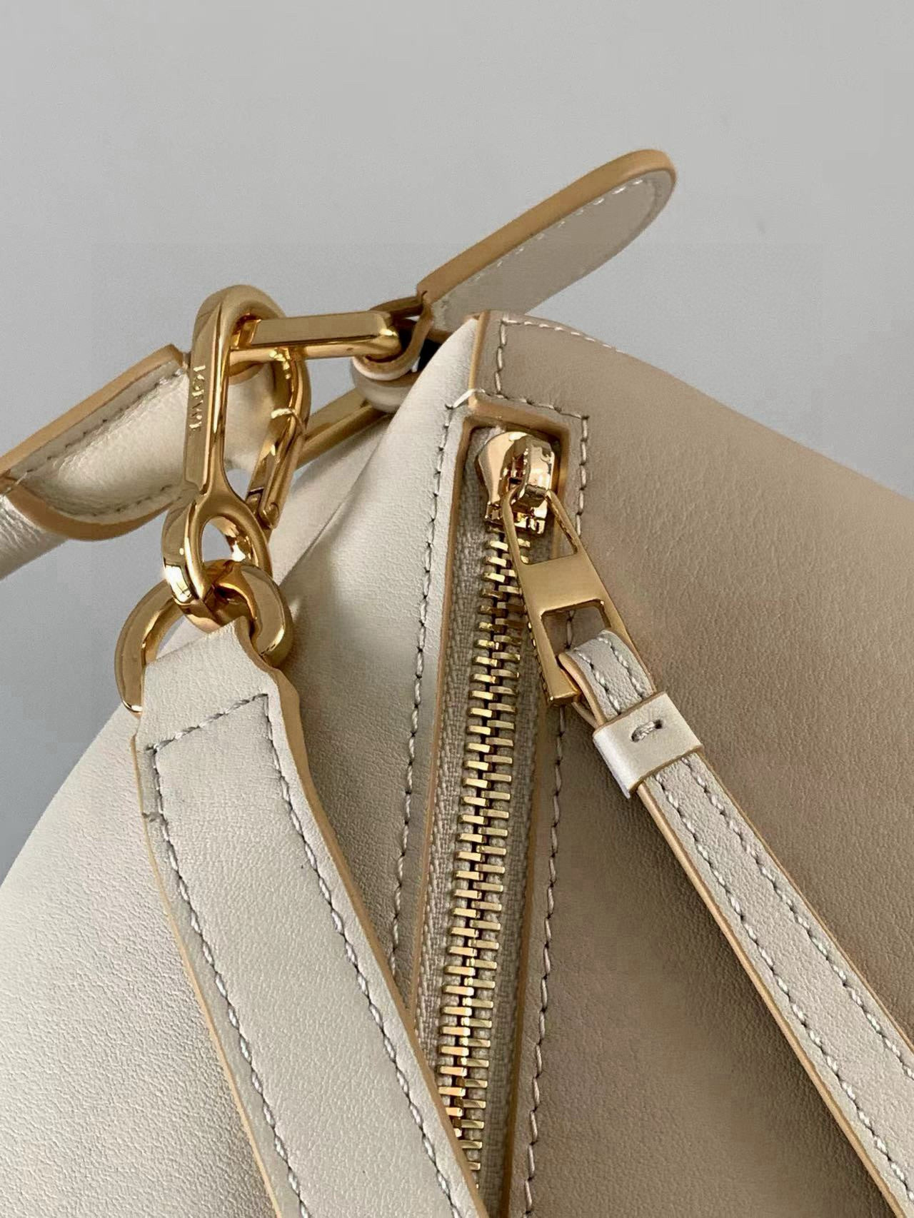 Loewe 新版本几何包小号24CM Puzzle手袋
