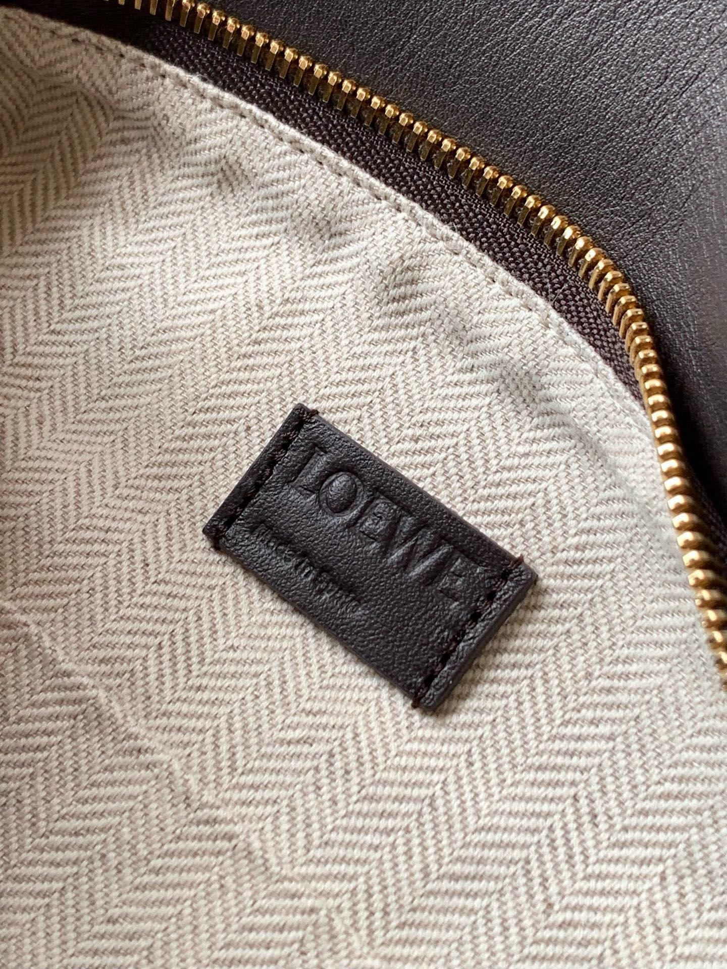 Loewe 新版本几何包小号24CM Puzzle手袋