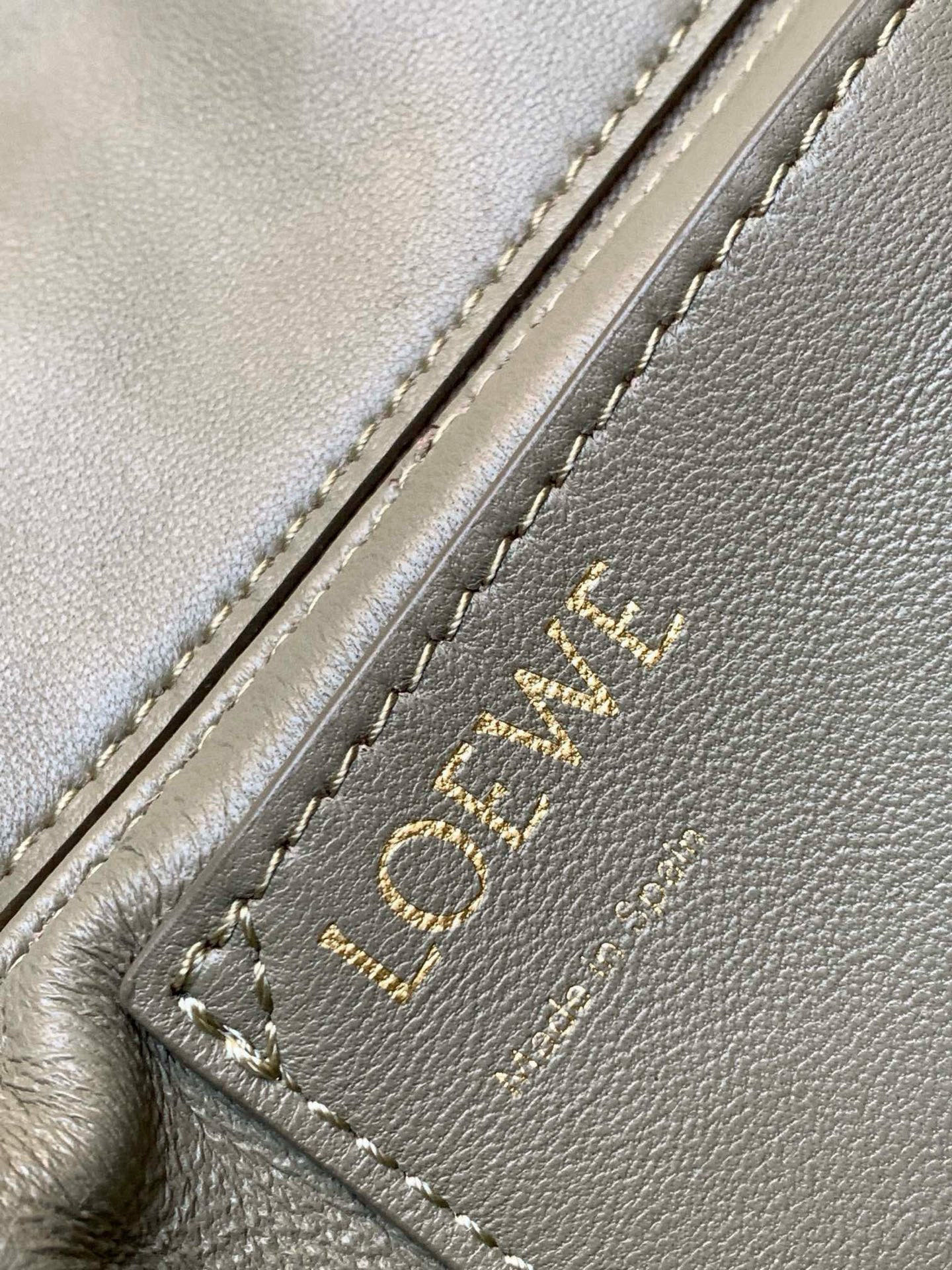 Chanel 闪亮纳帕羊皮革 Puffer Goya