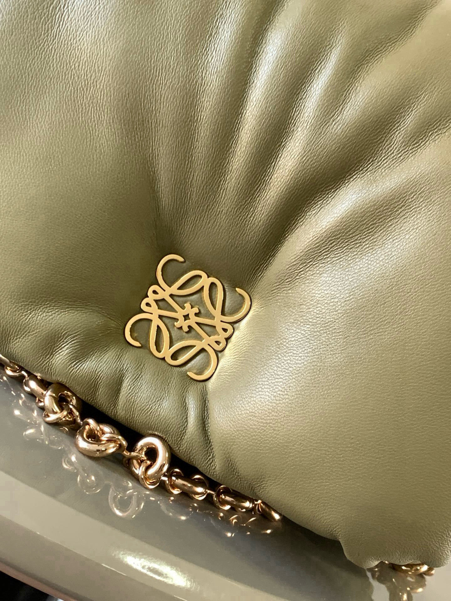 Chanel 闪亮纳帕羊皮革 Puffer Goya