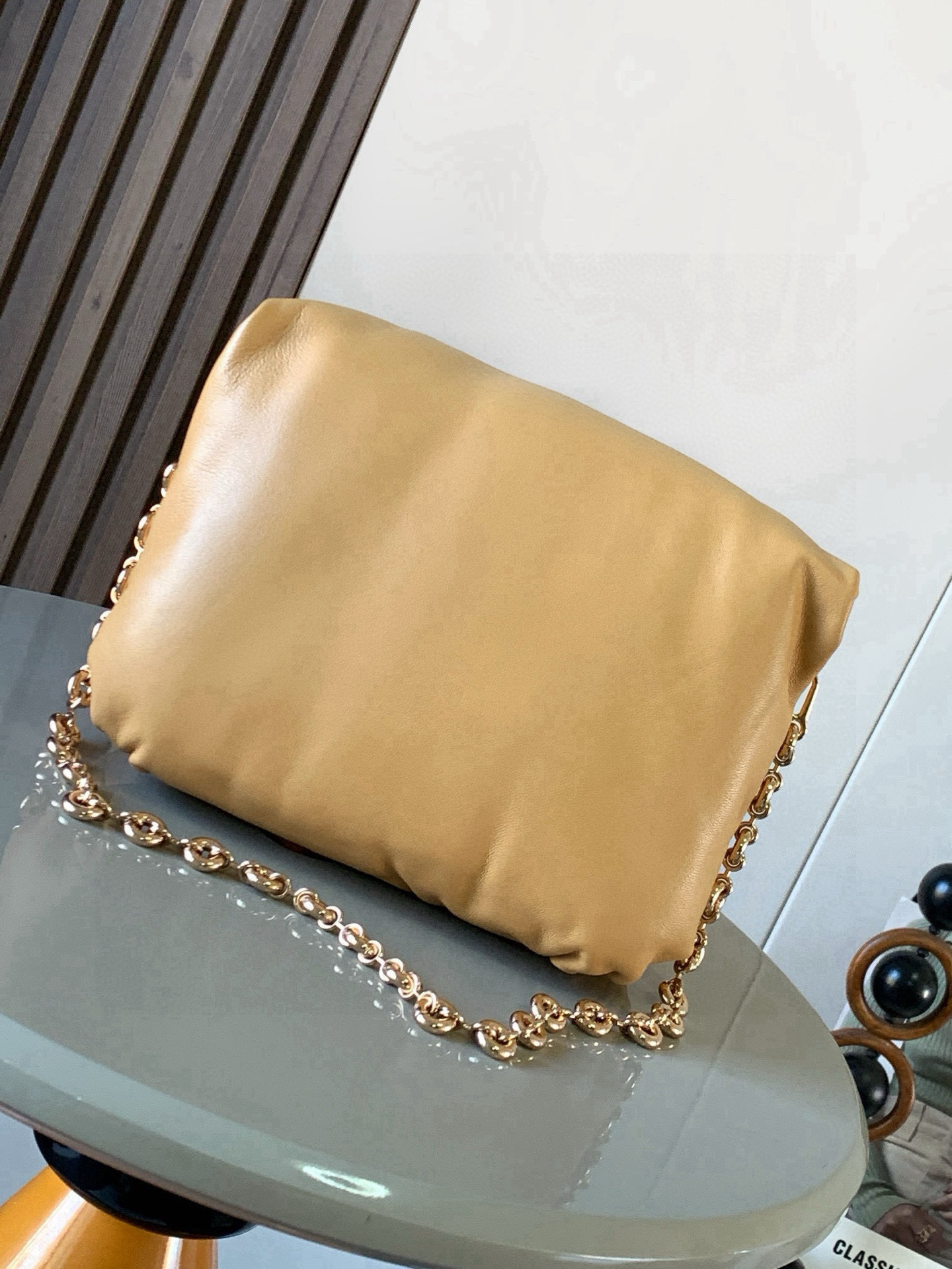 Chloé 闪亮纳帕羊皮革 Puffer Goya