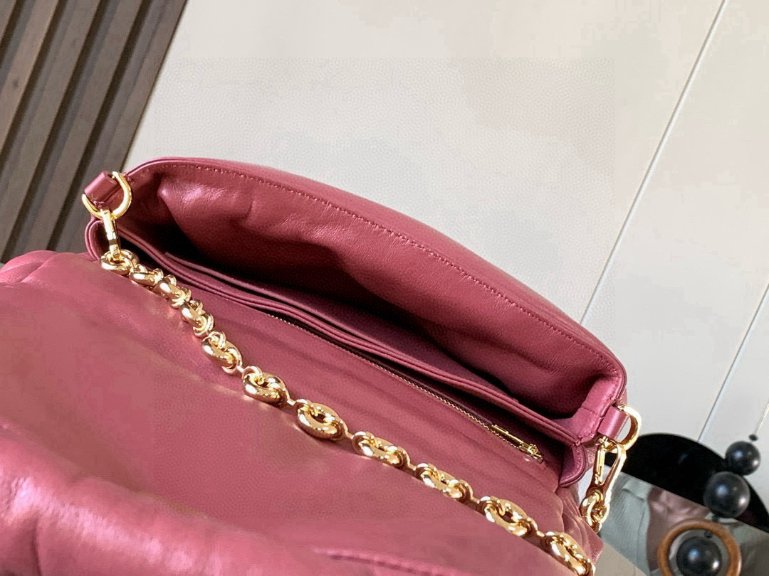 Loewe 闪亮纳帕羊皮革 Puffer Goya
