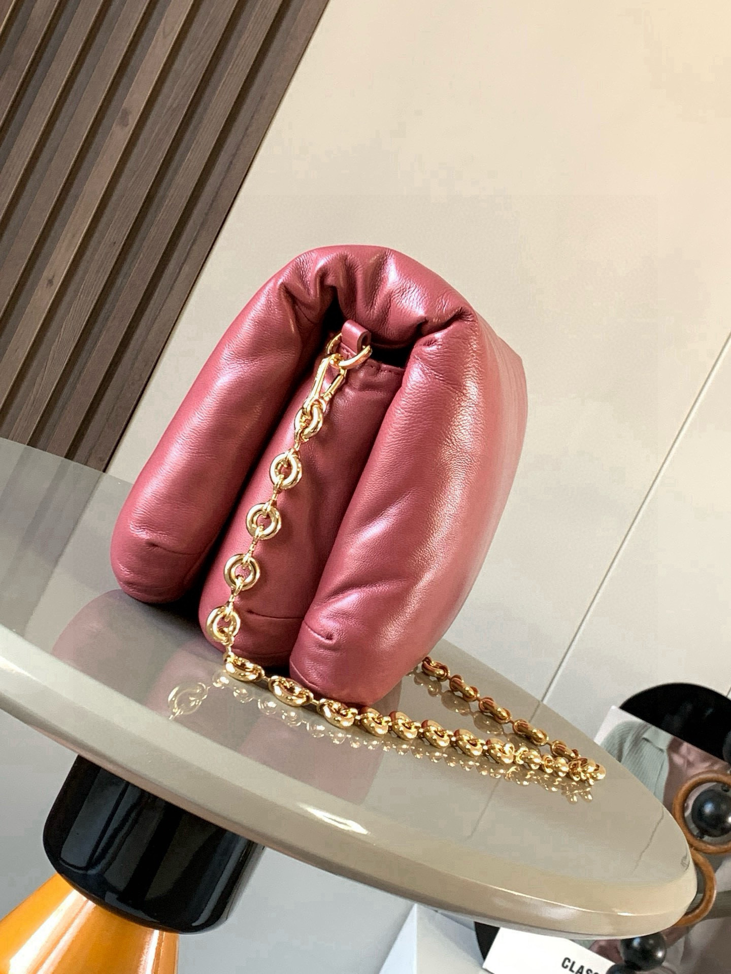 Loewe 闪亮纳帕羊皮革 Puffer Goya