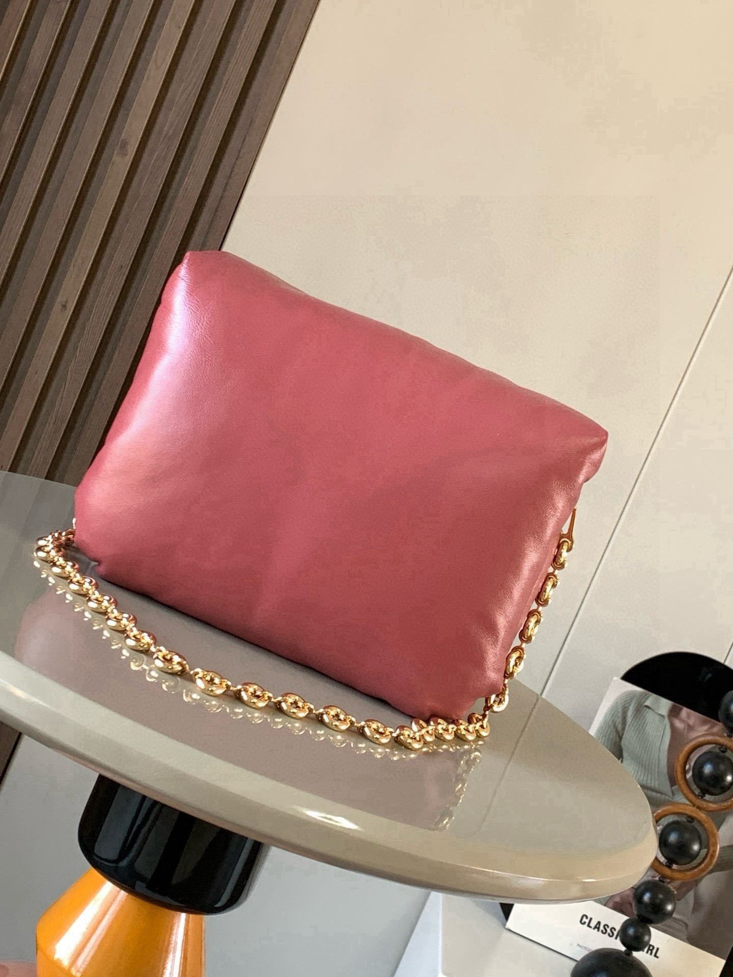 Loewe 闪亮纳帕羊皮革 Puffer Goya