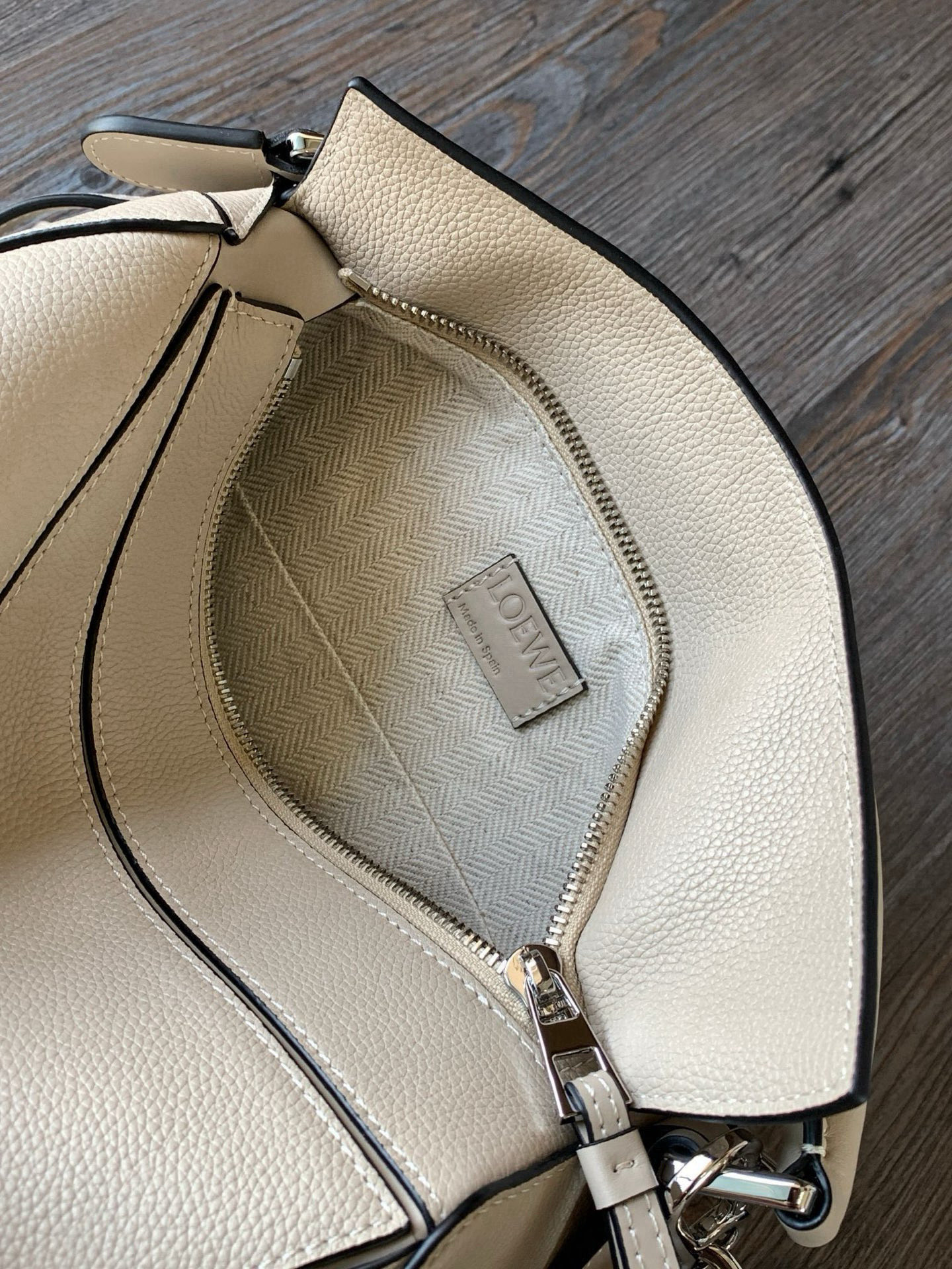 Loewe 限时特价几何包24CMPuzzle手袋
