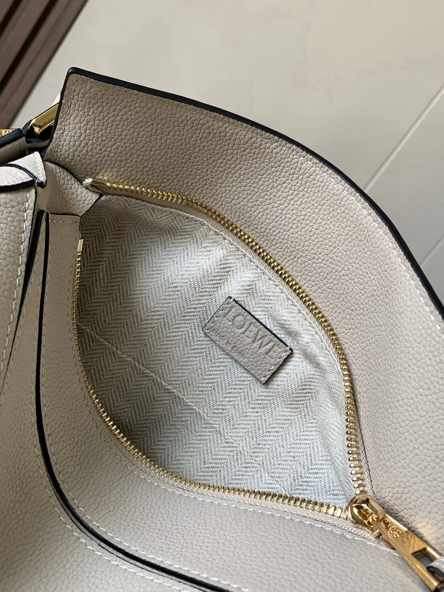 Loewe 限时特价几何包24CMPuzzle手袋