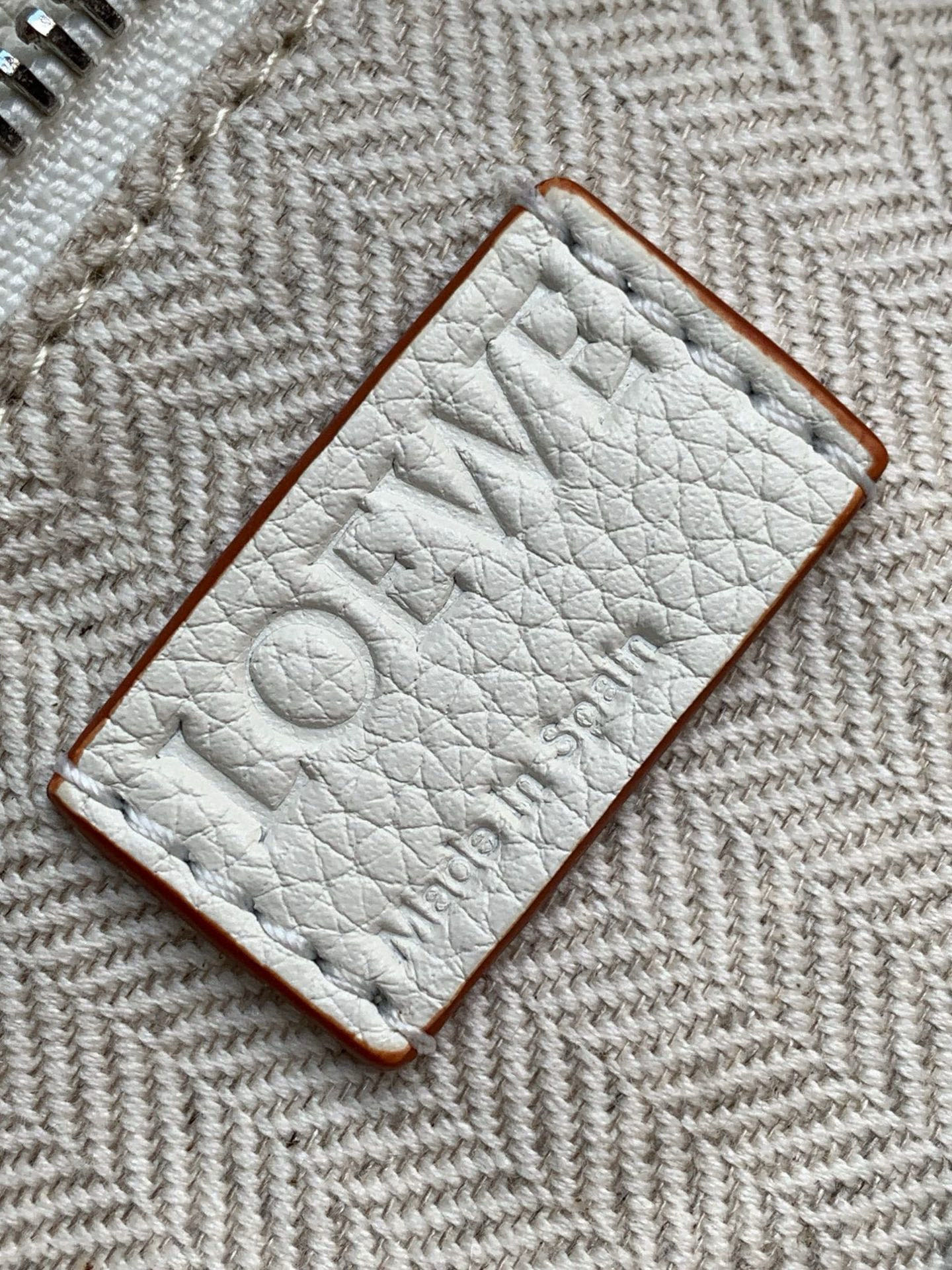 Loewe 限时特价几何包24CMPuzzle手袋