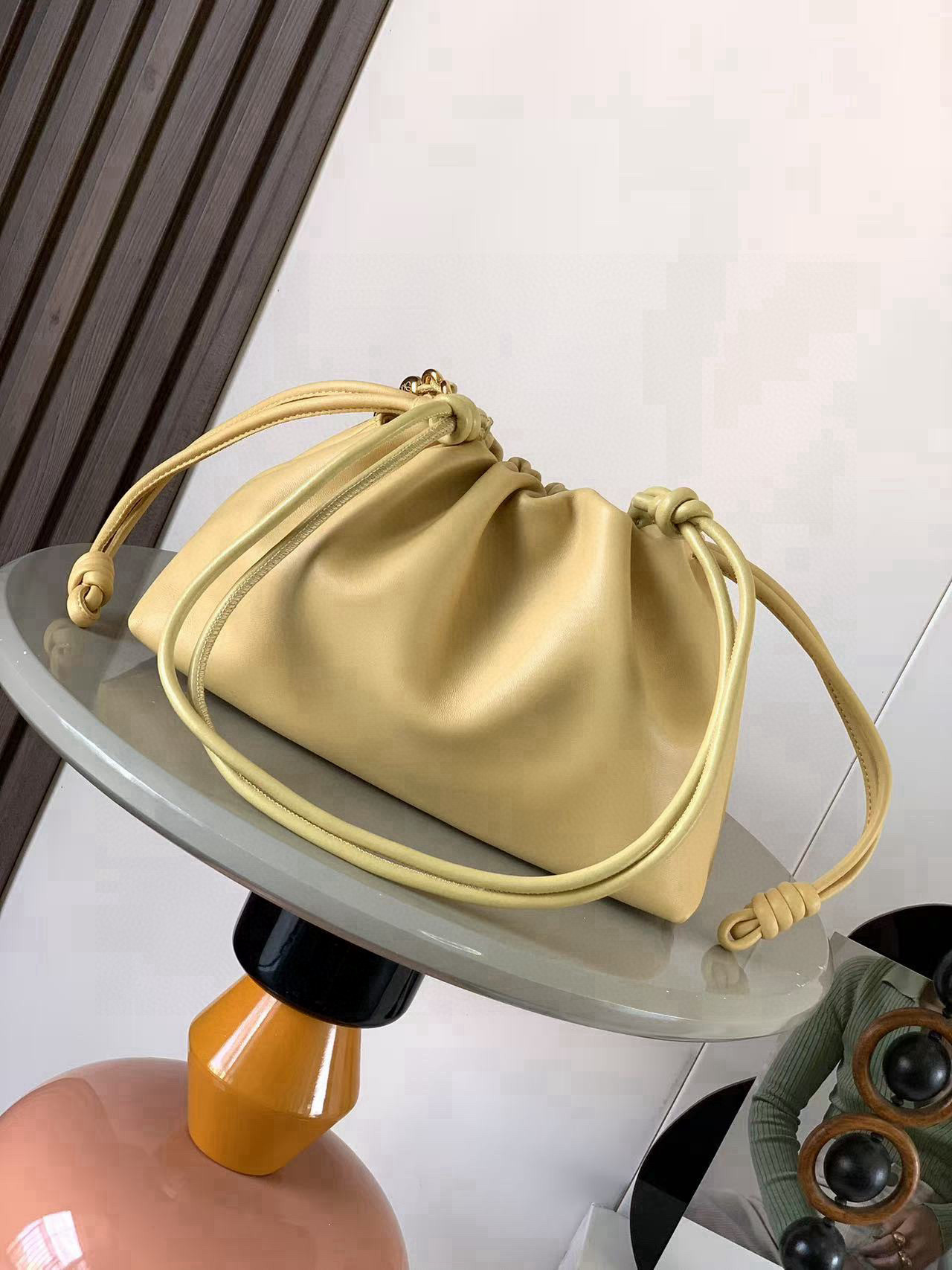 Loewe 柔软纳帕羊皮革 Flamenco