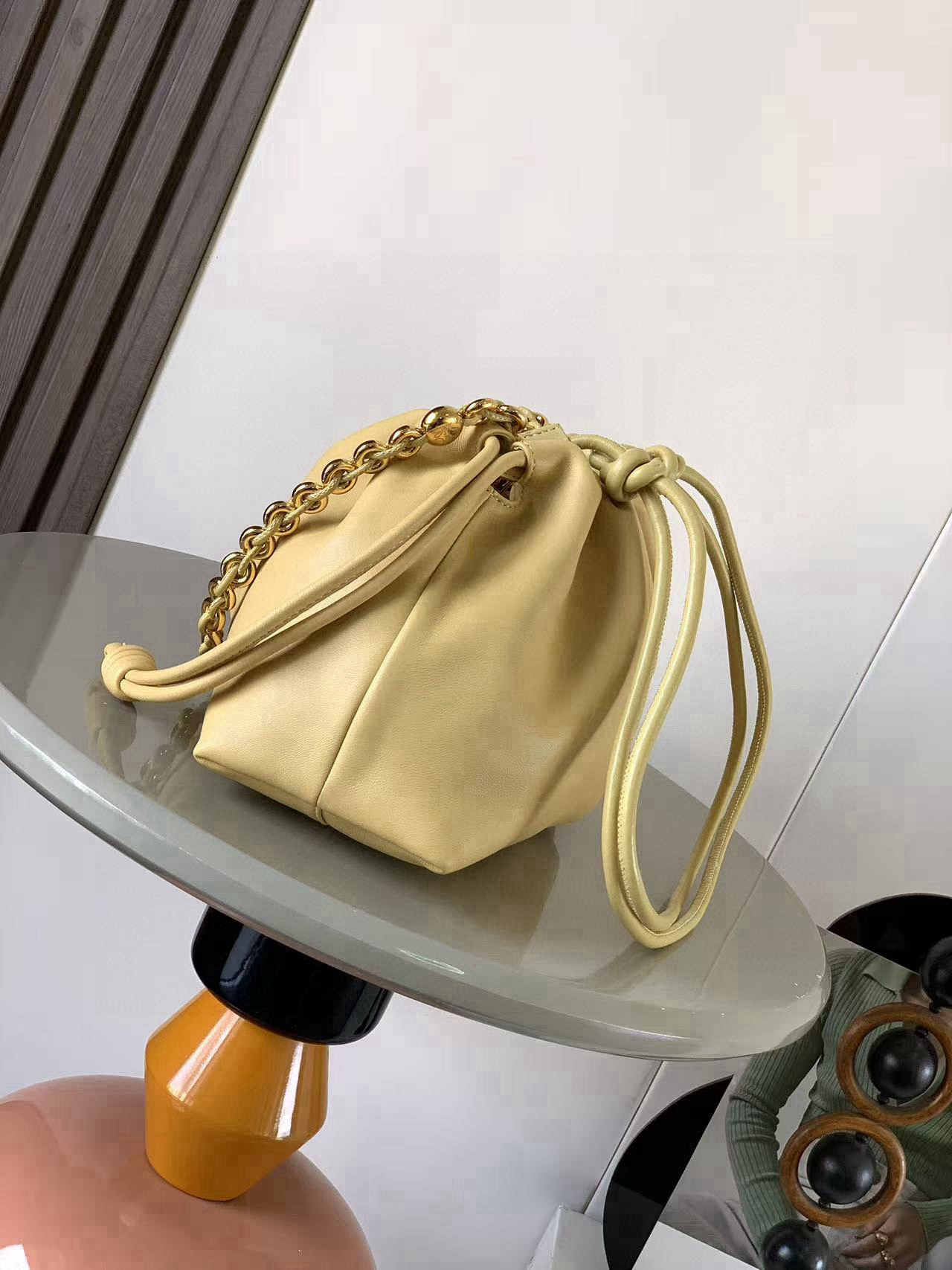 Loewe 柔软纳帕羊皮革 Flamenco