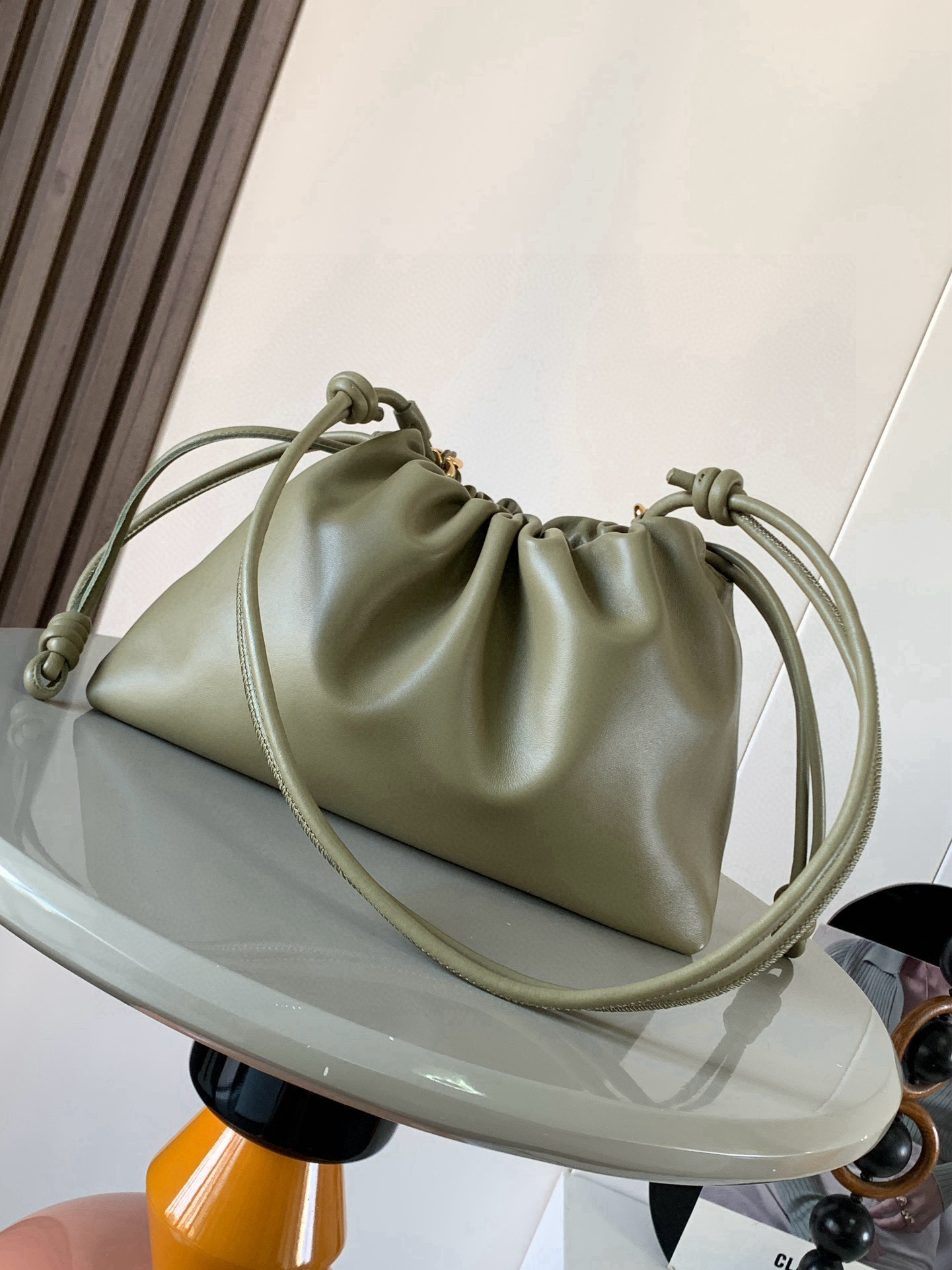 Loewe 柔软纳帕羊皮革 Flamenco