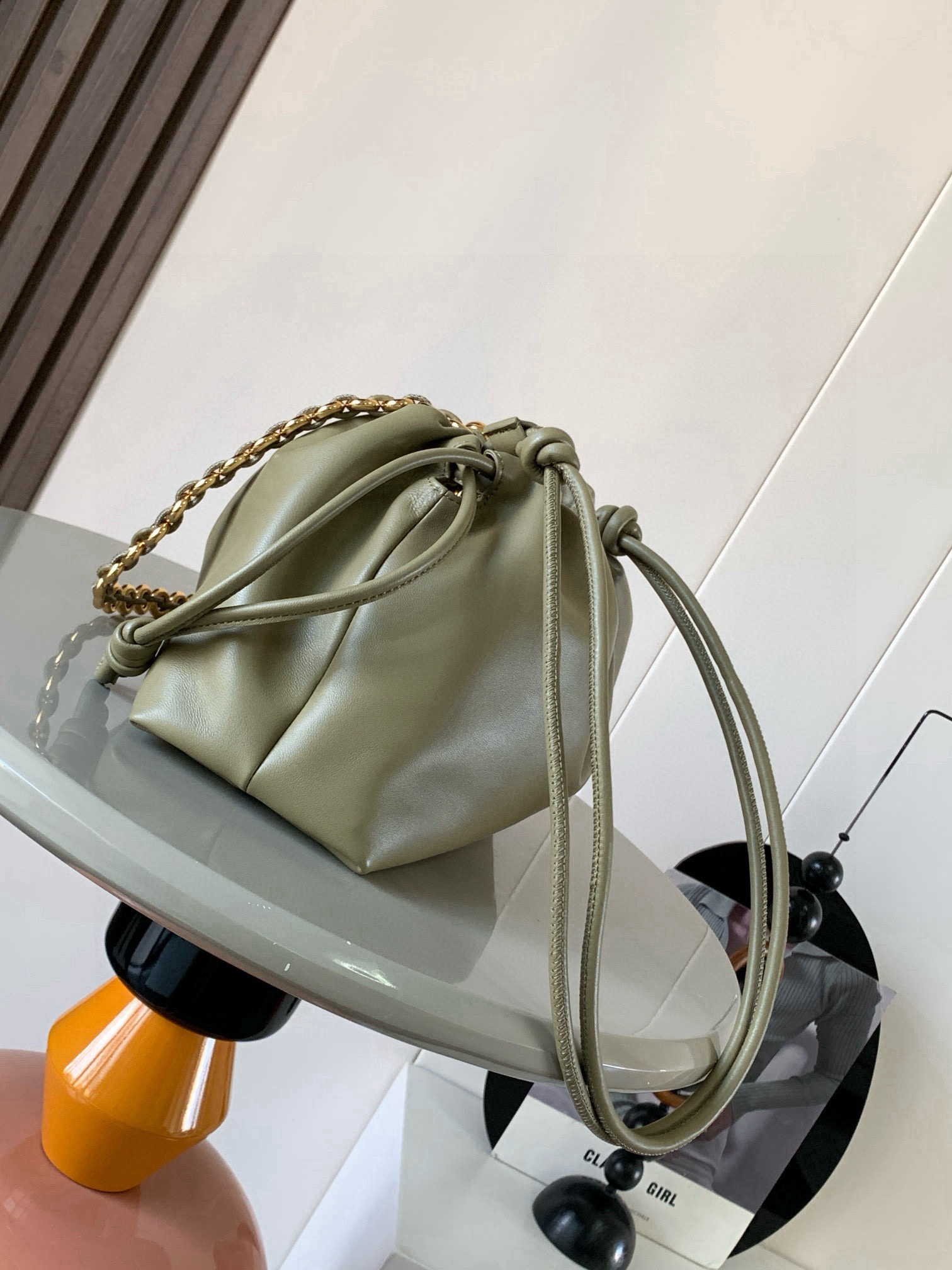 Loewe 柔软纳帕羊皮革 Flamenco