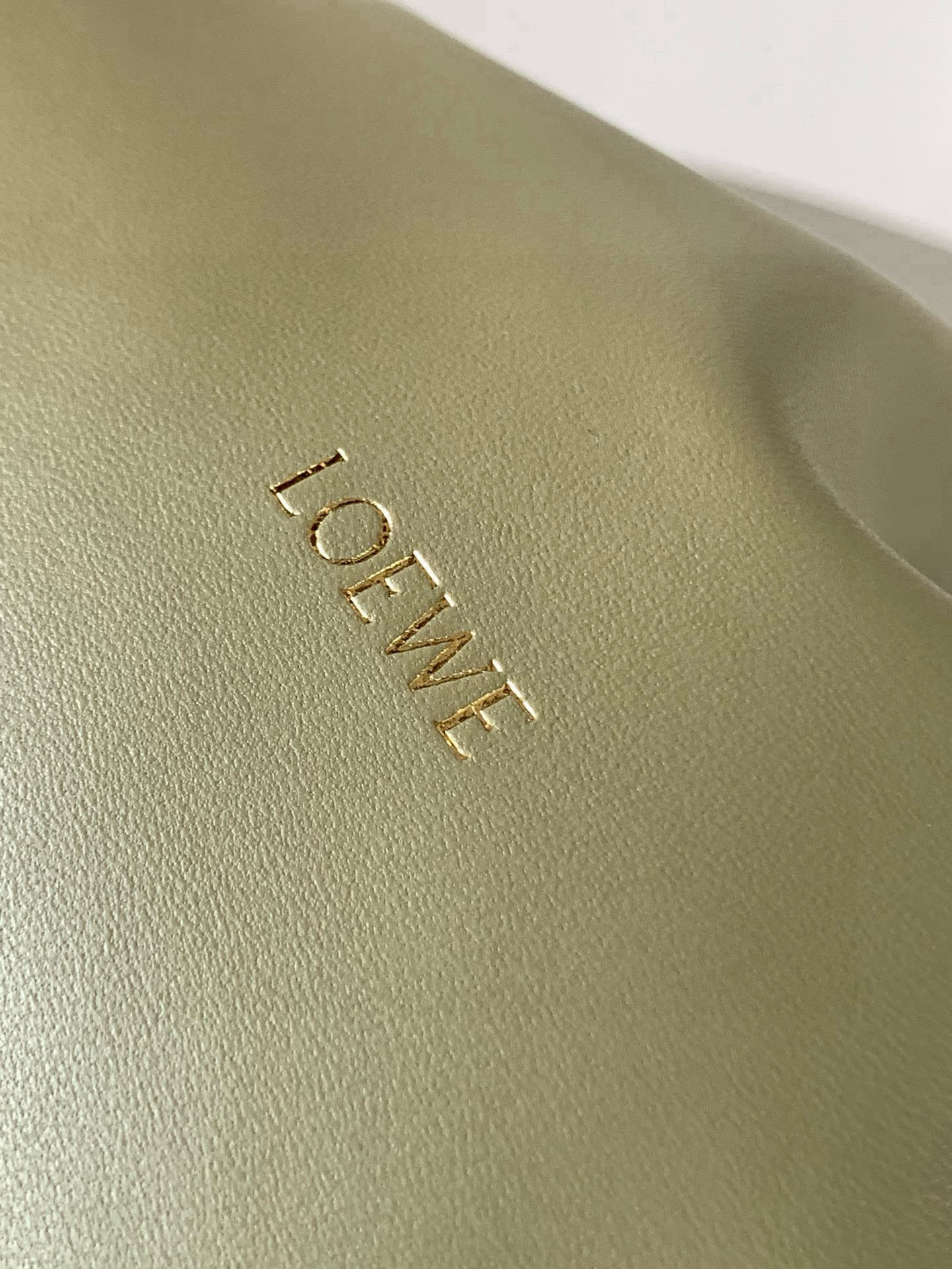 Loewe 柔软纳帕羊皮革 Flamenco