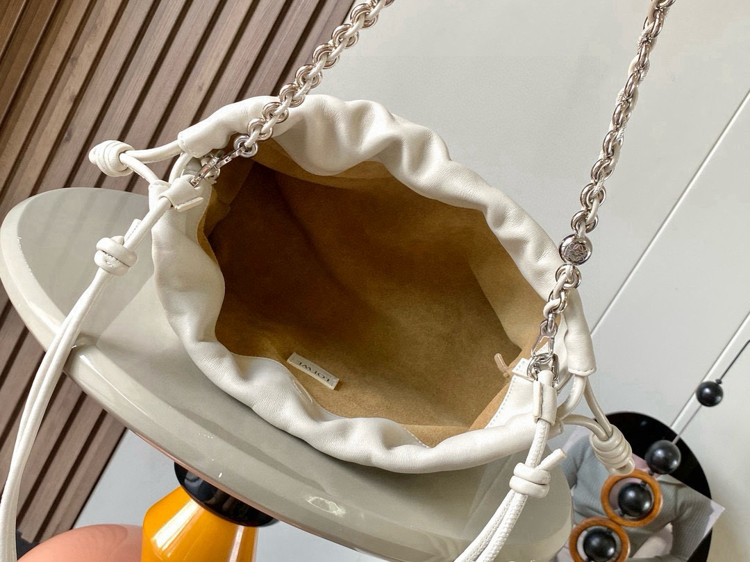 Loewe 柔软纳帕羊皮革 Flamenco
