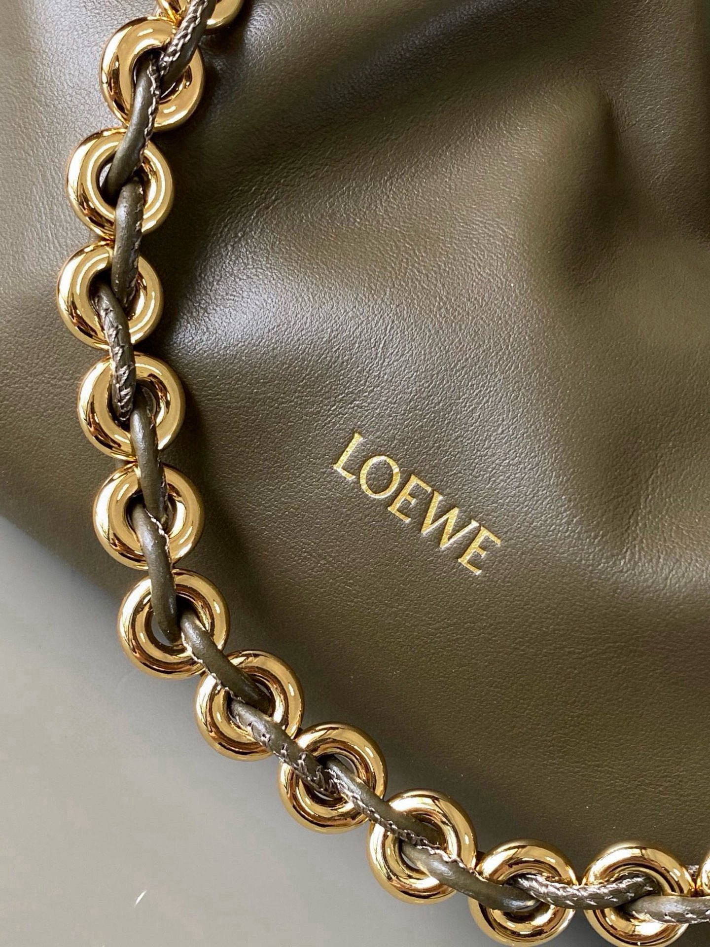 Loewe 柔软纳帕羊皮革 Flamenco