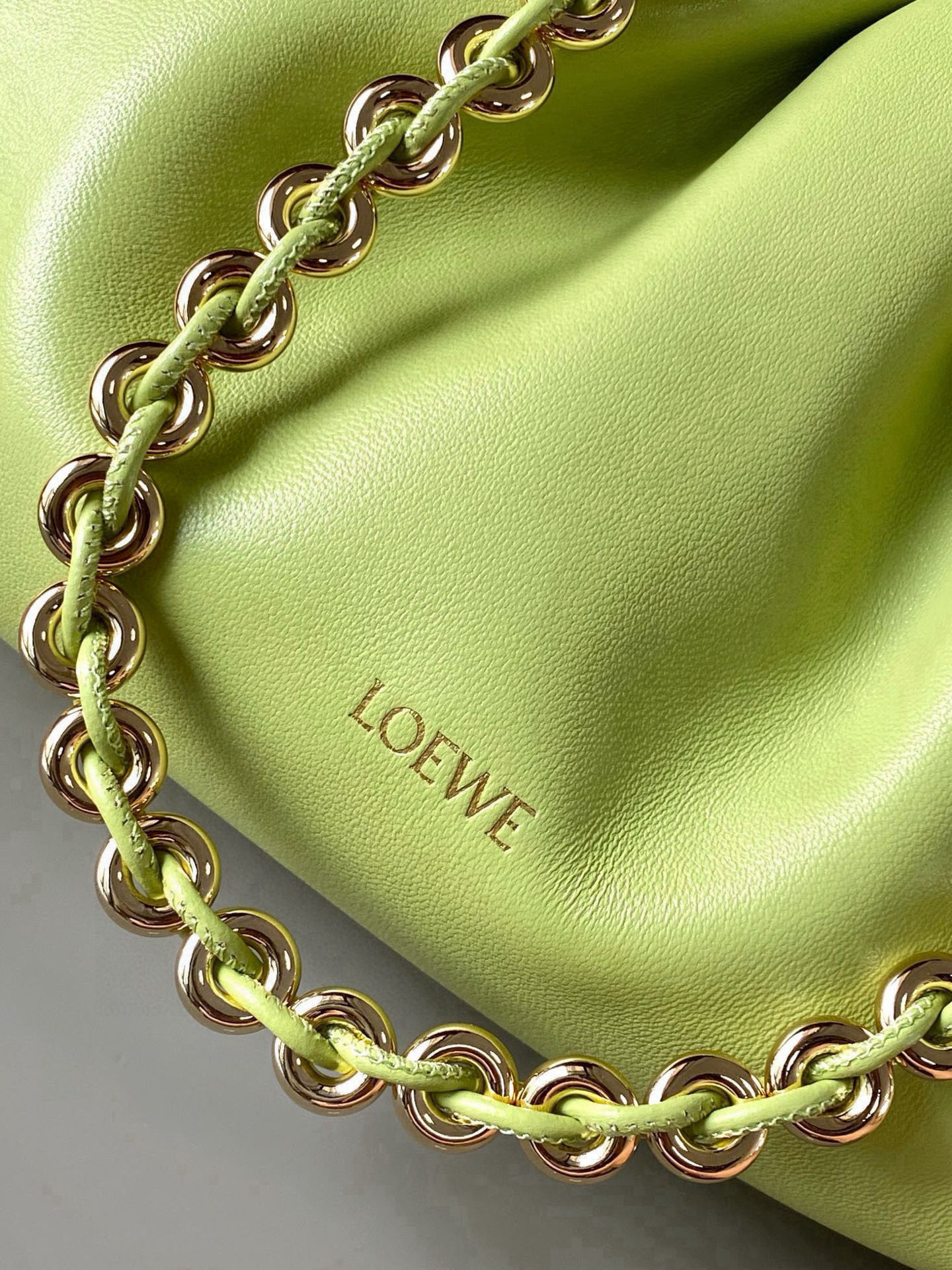 Loewe 柔软纳帕羊皮革 Flamenco