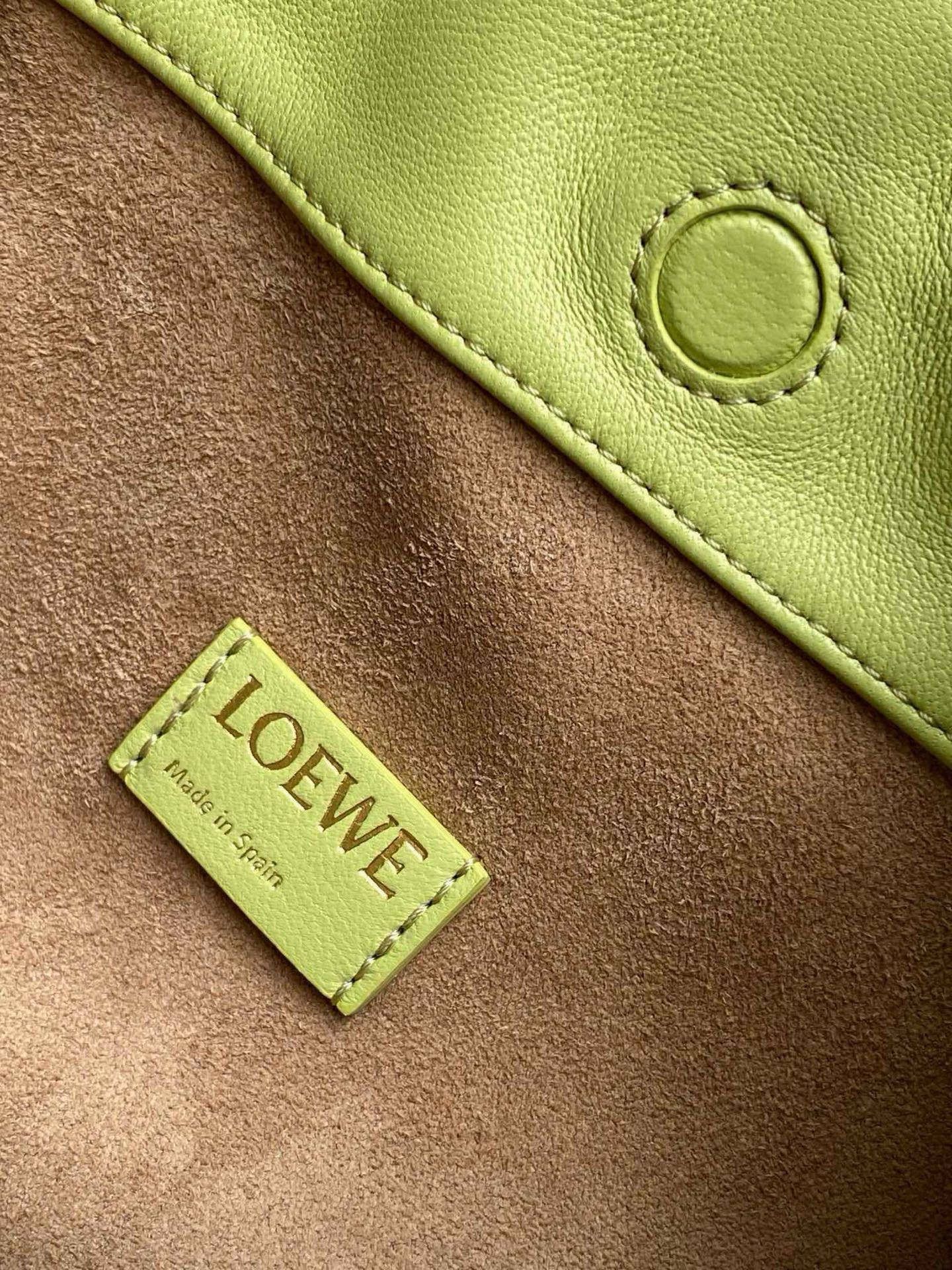 Loewe 柔软纳帕羊皮革 Flamenco