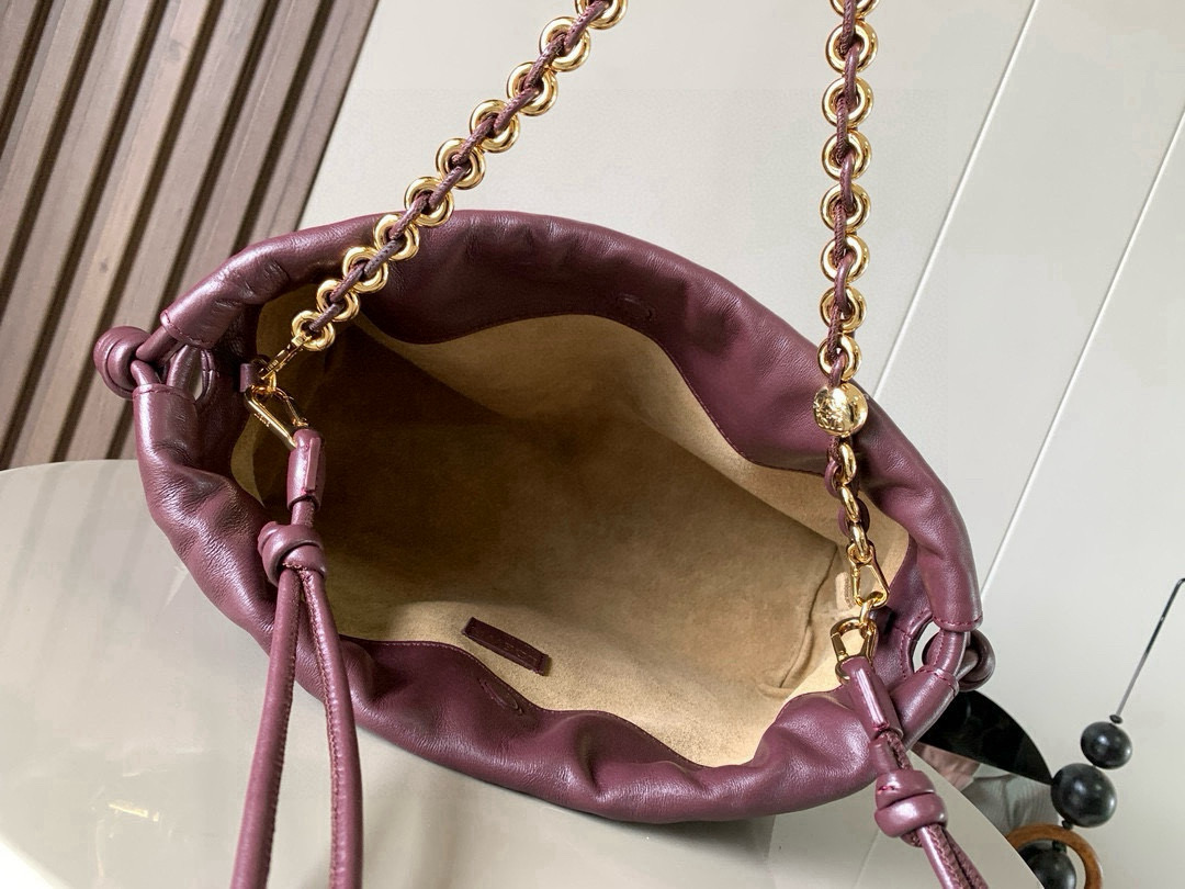 Loewe 柔软纳帕羊皮革 Flamenco