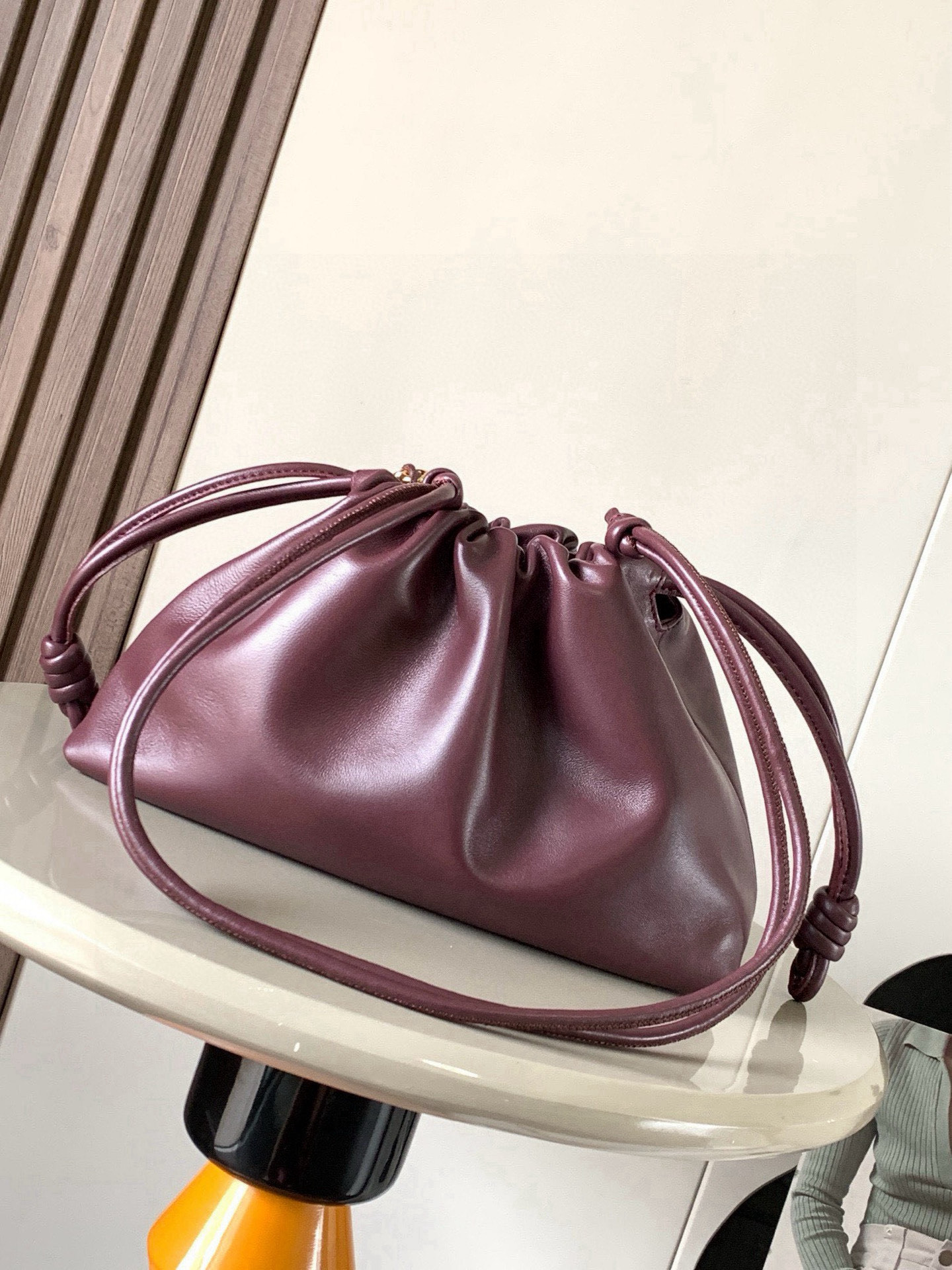 Loewe 柔软纳帕羊皮革 Flamenco