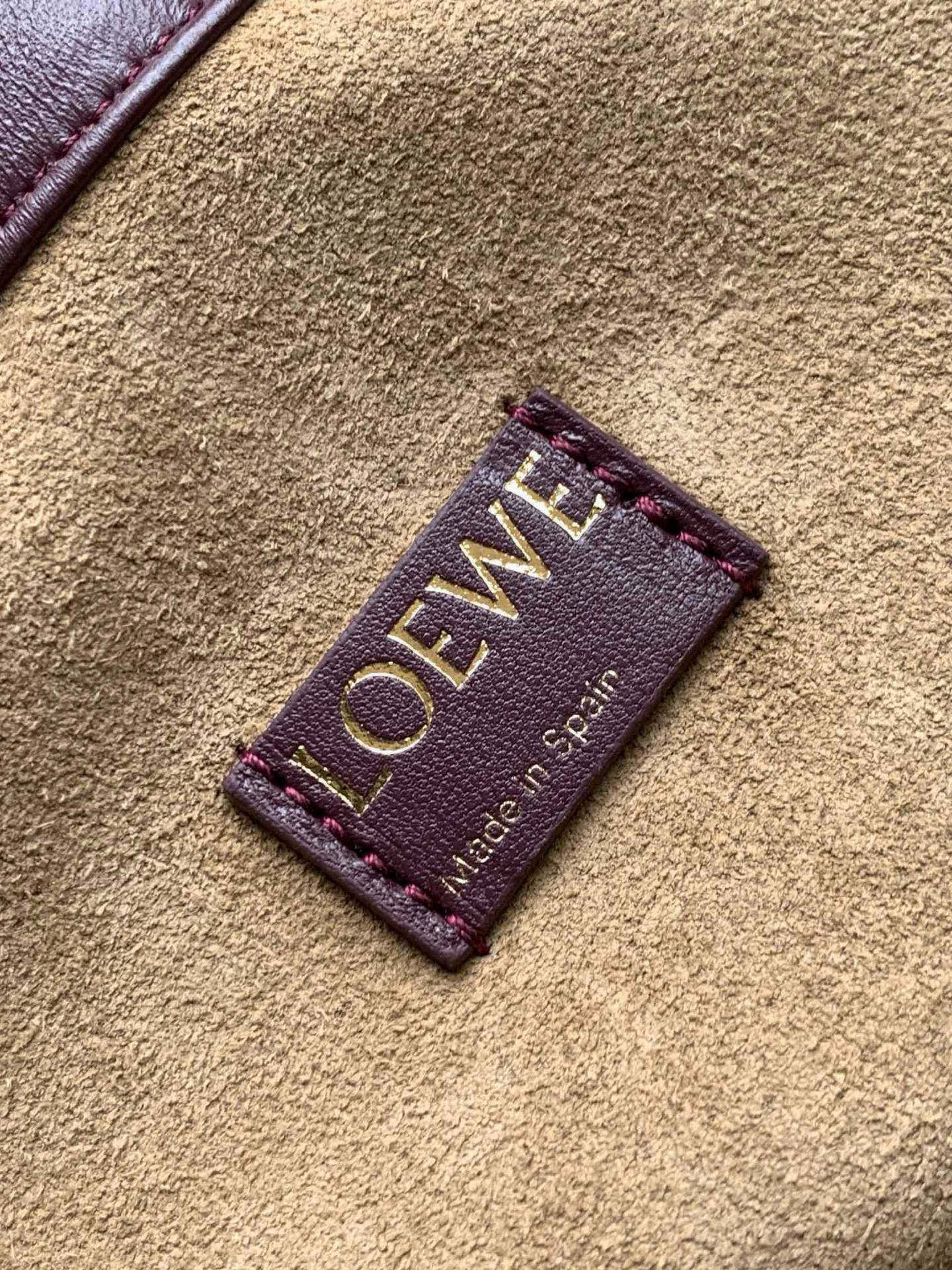 Loewe 柔软纳帕羊皮革 Flamenco