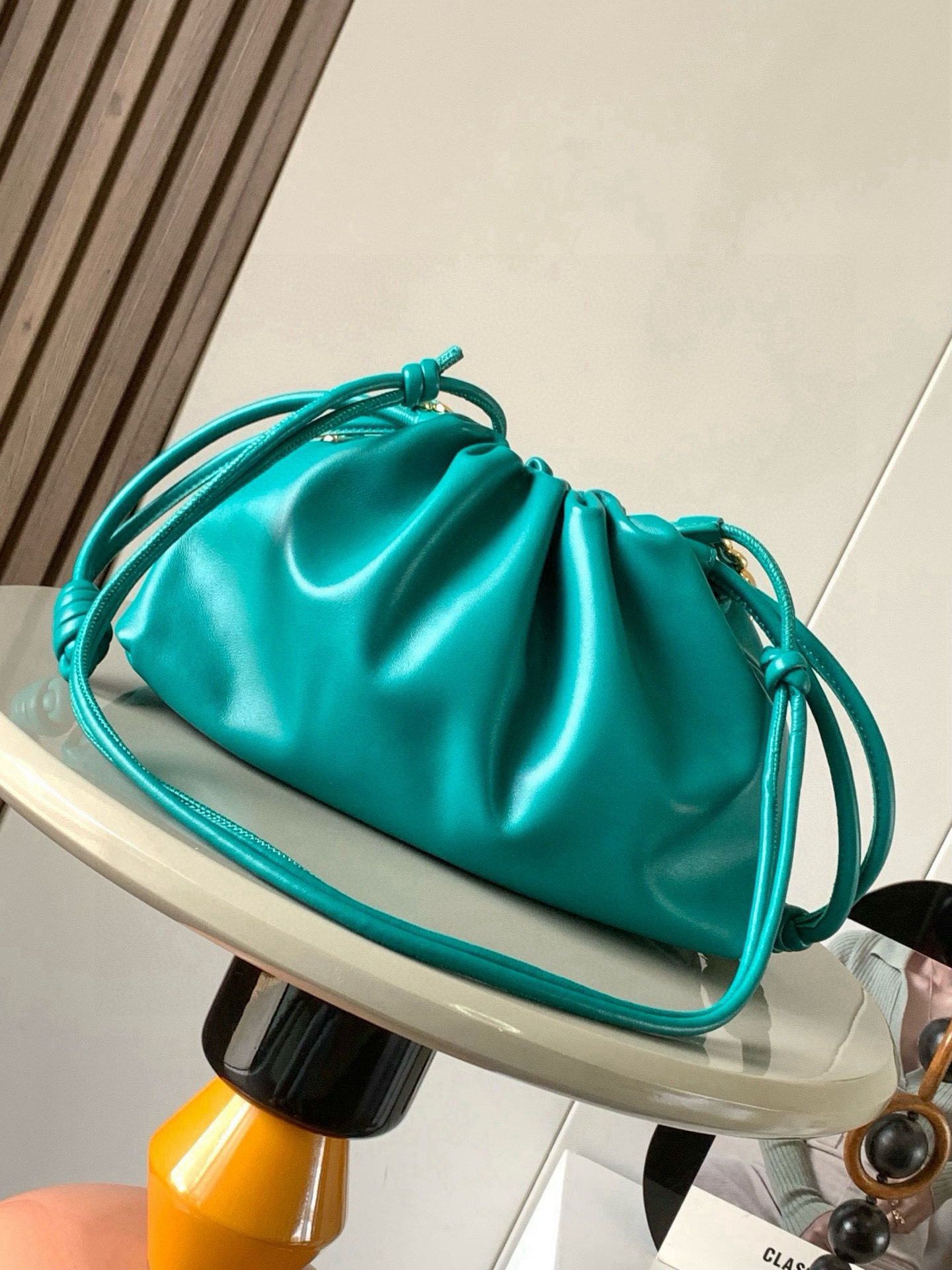 Loewe 柔软纳帕羊皮革 Flamenco