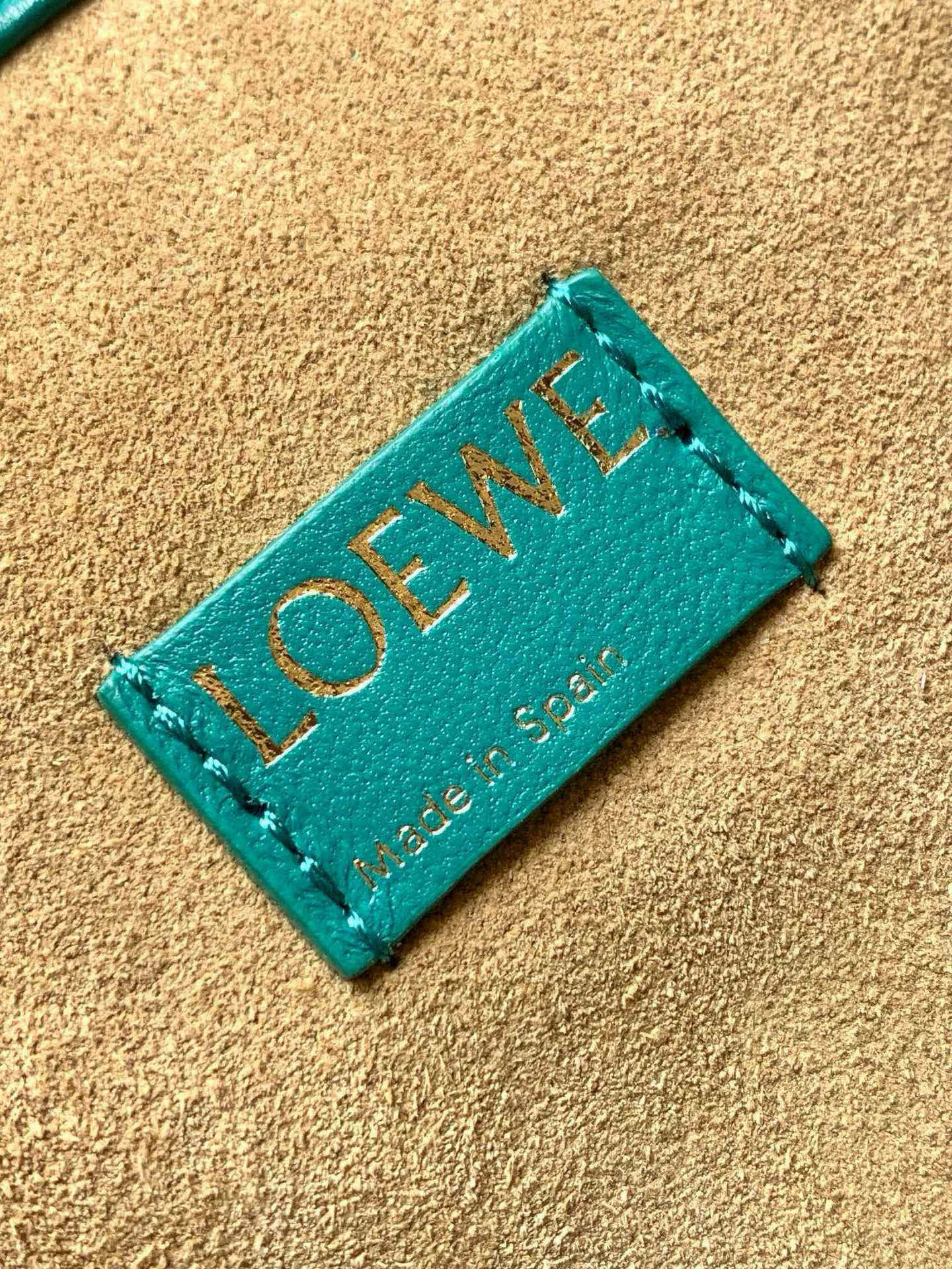 Loewe 柔软纳帕羊皮革 Flamenco