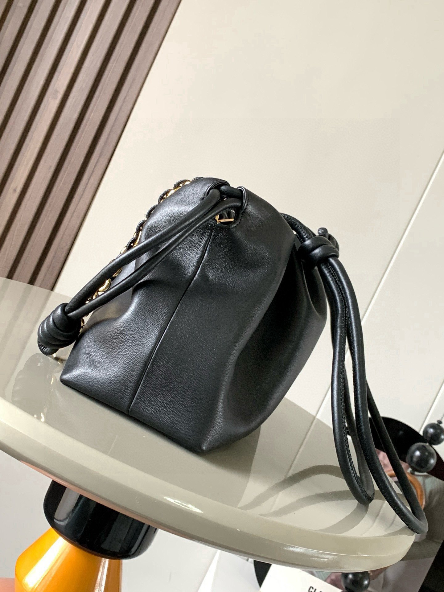 Loewe 柔软纳帕羊皮革 Flamenco