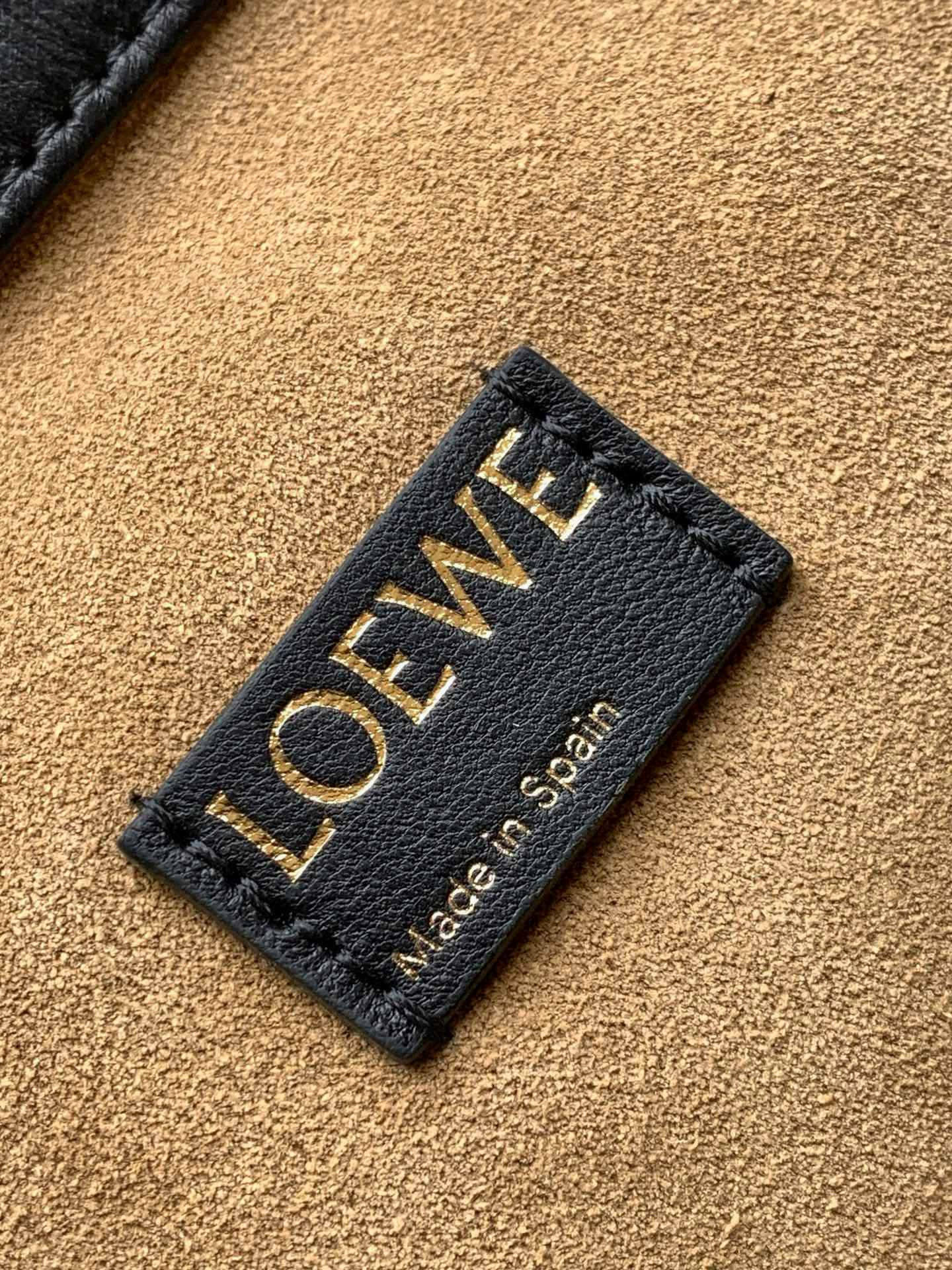 Loewe 柔软纳帕羊皮革 Flamenco