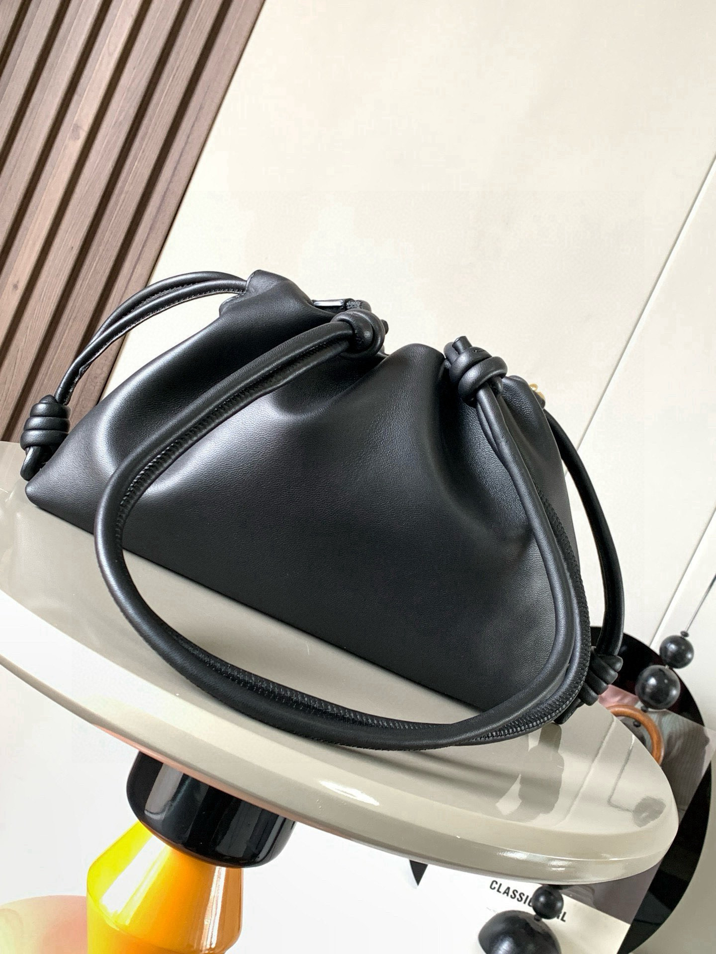 Loewe 柔软纳帕羊皮革 Flamenco