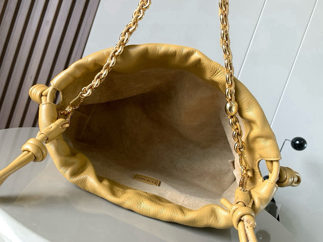 Loewe 柔软纳帕羊皮革 Flamenco