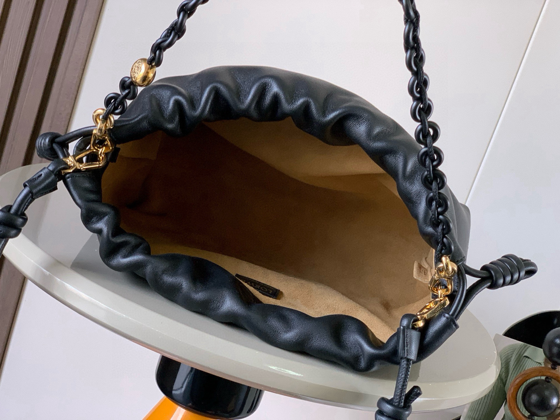 Loewe 柔软纳帕羊皮革 Flamenco