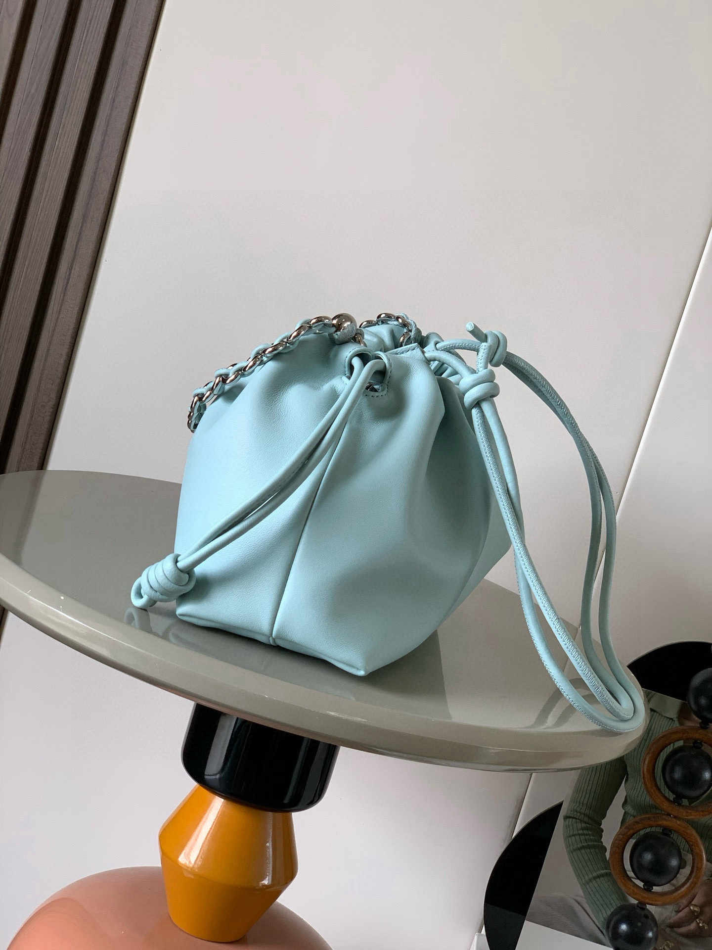 Loewe 柔软纳帕羊皮革 Flamenco