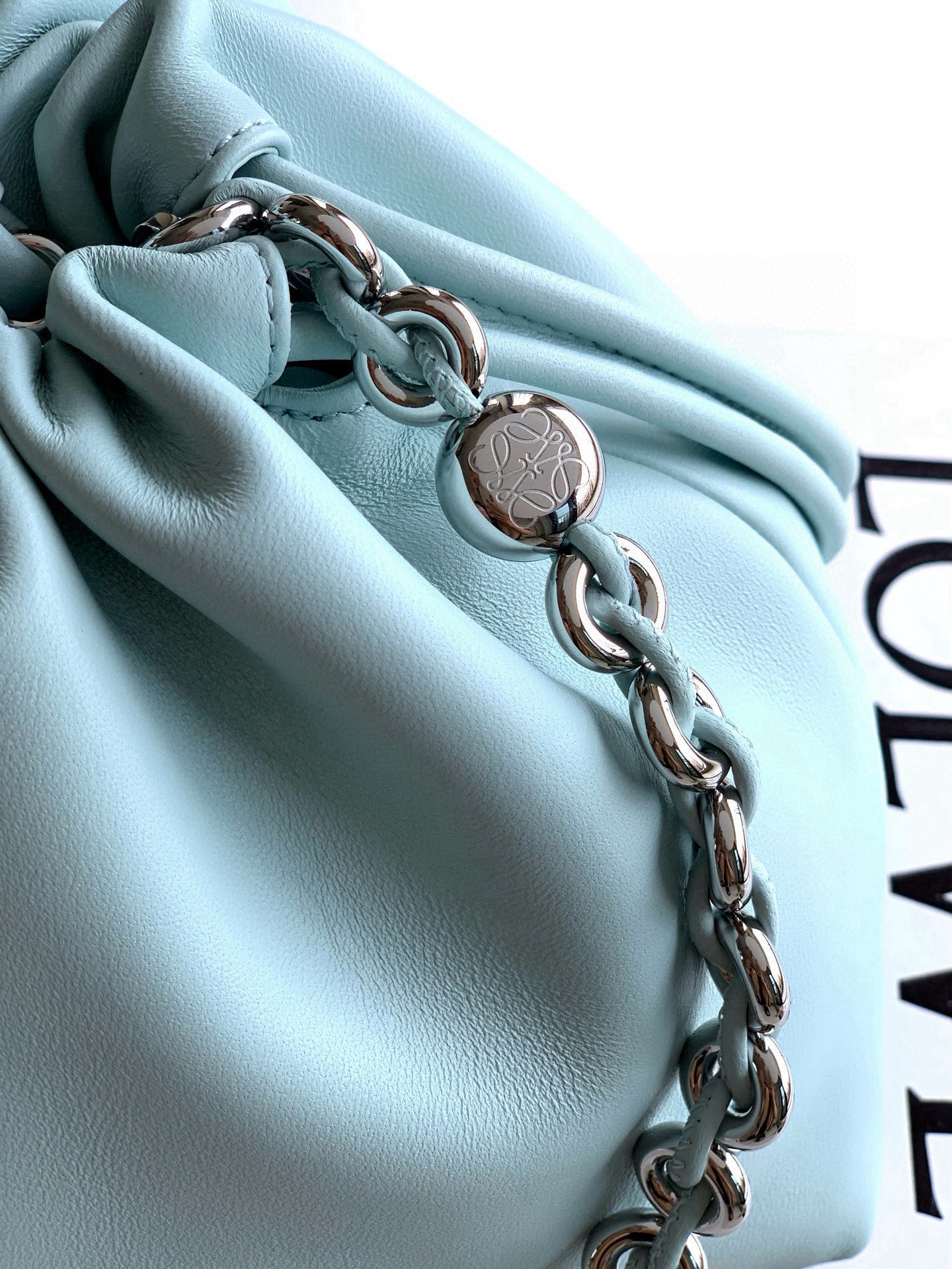 Loewe 柔软纳帕羊皮革 Flamenco