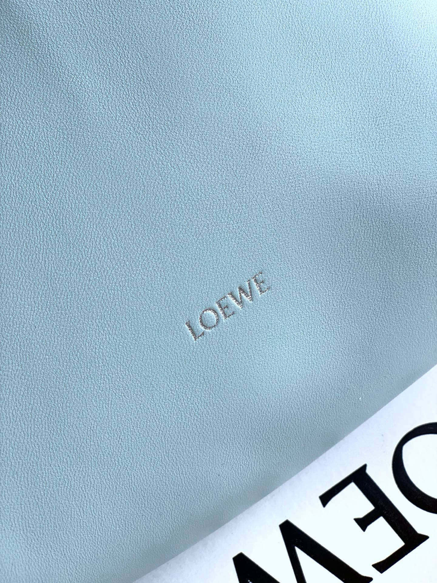 Loewe 柔软纳帕羊皮革 Flamenco