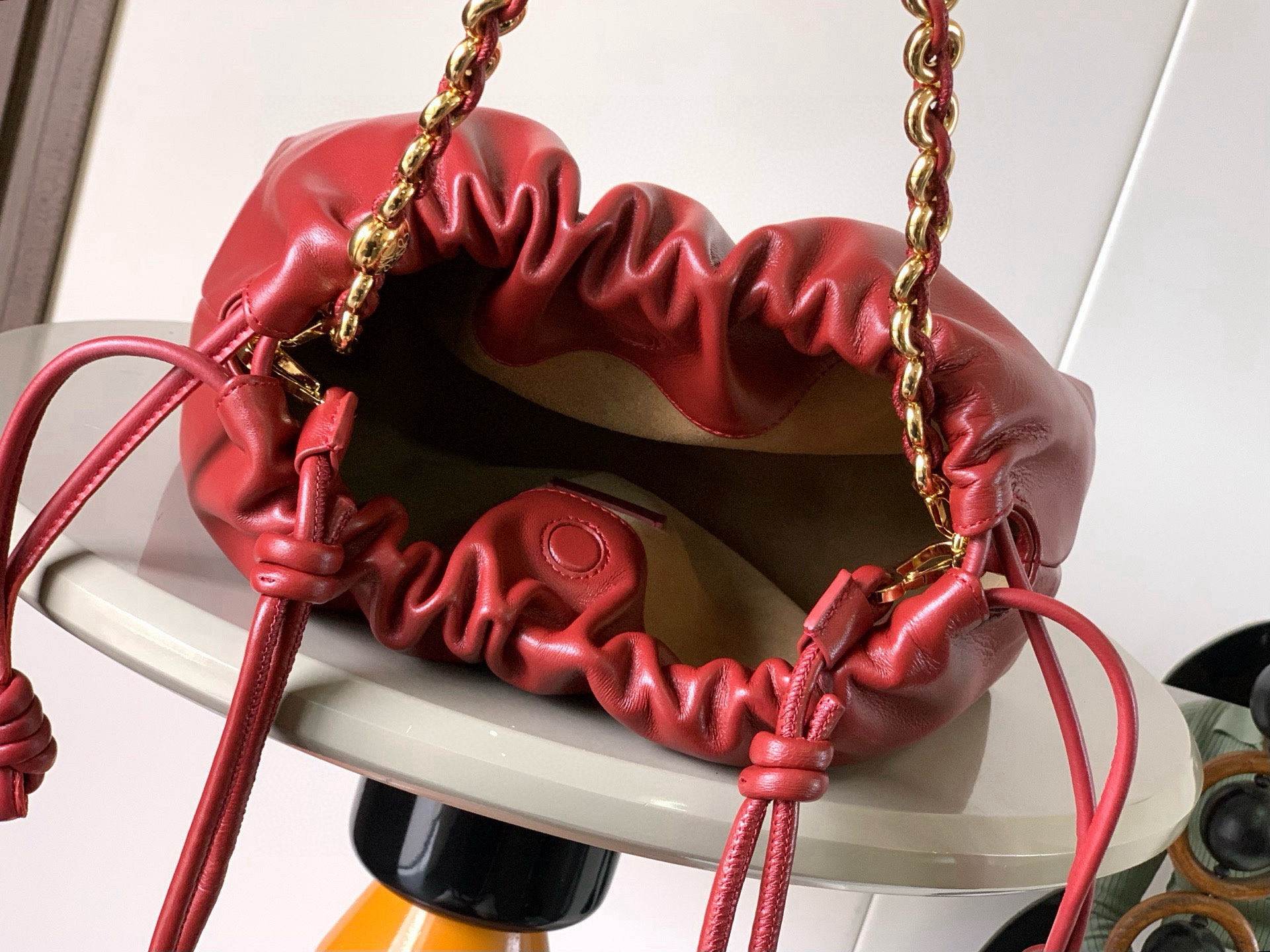 Loewe 柔软纳帕羊皮革 Flamenco