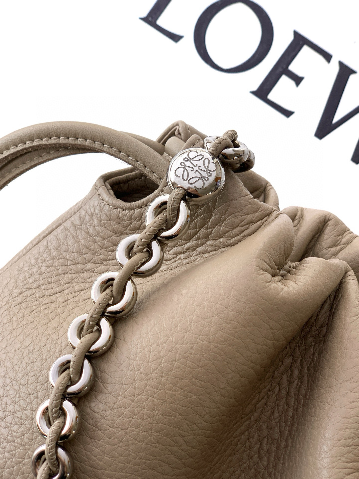 Loewe 柔软纳帕羊皮革 Flamenco