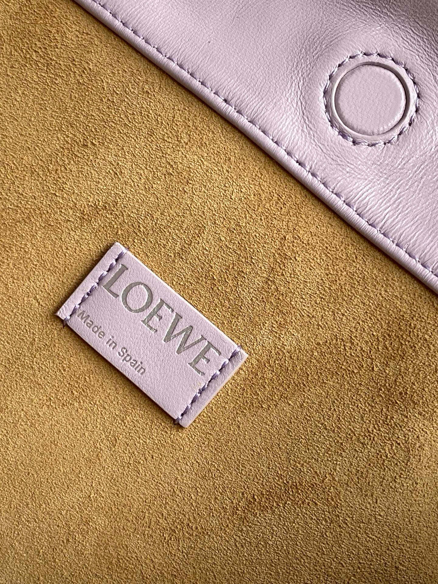 Loewe 柔软纳帕羊皮革 Flamenco
