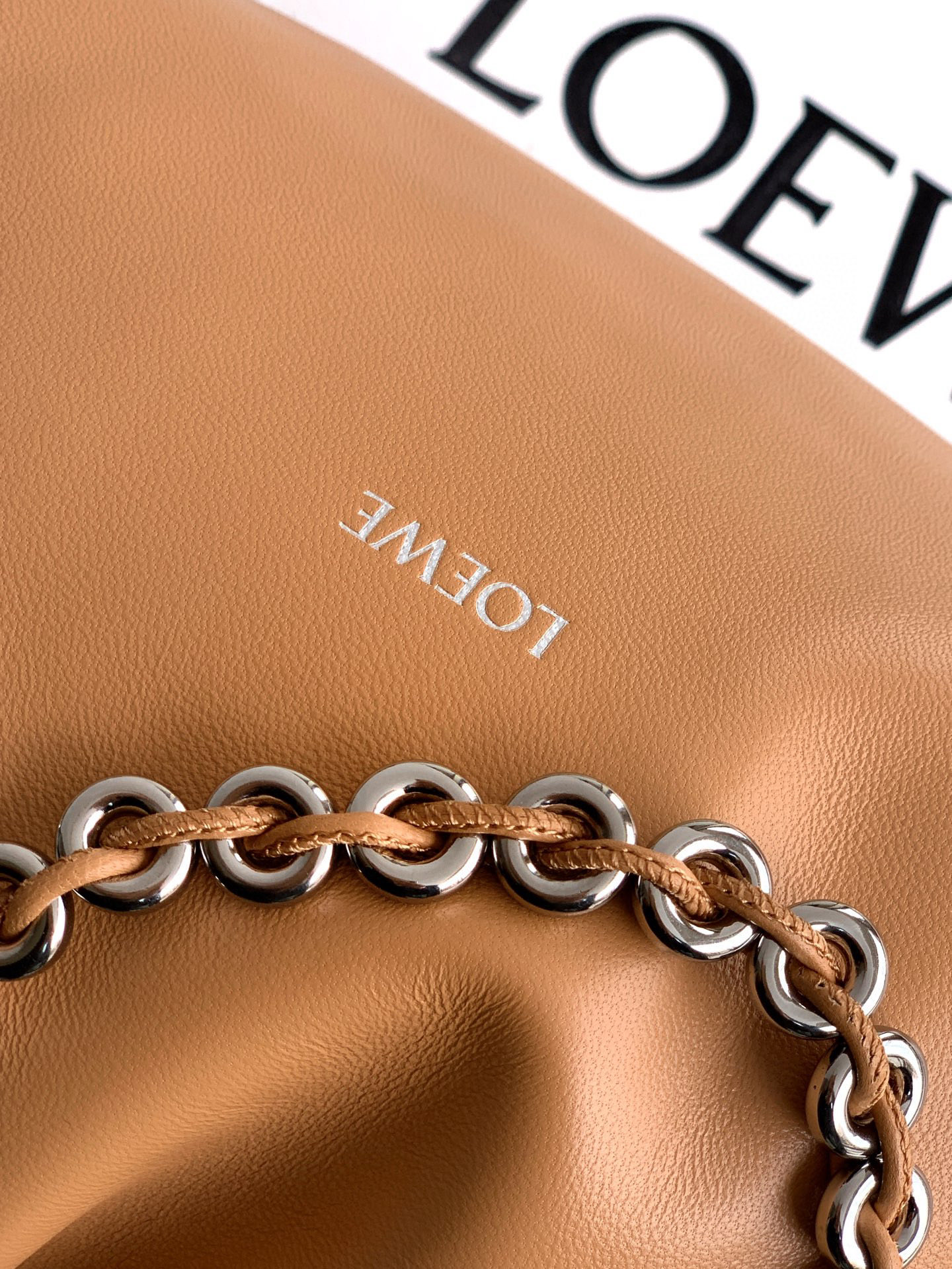 Loewe 柔软纳帕羊皮革 Flamenco