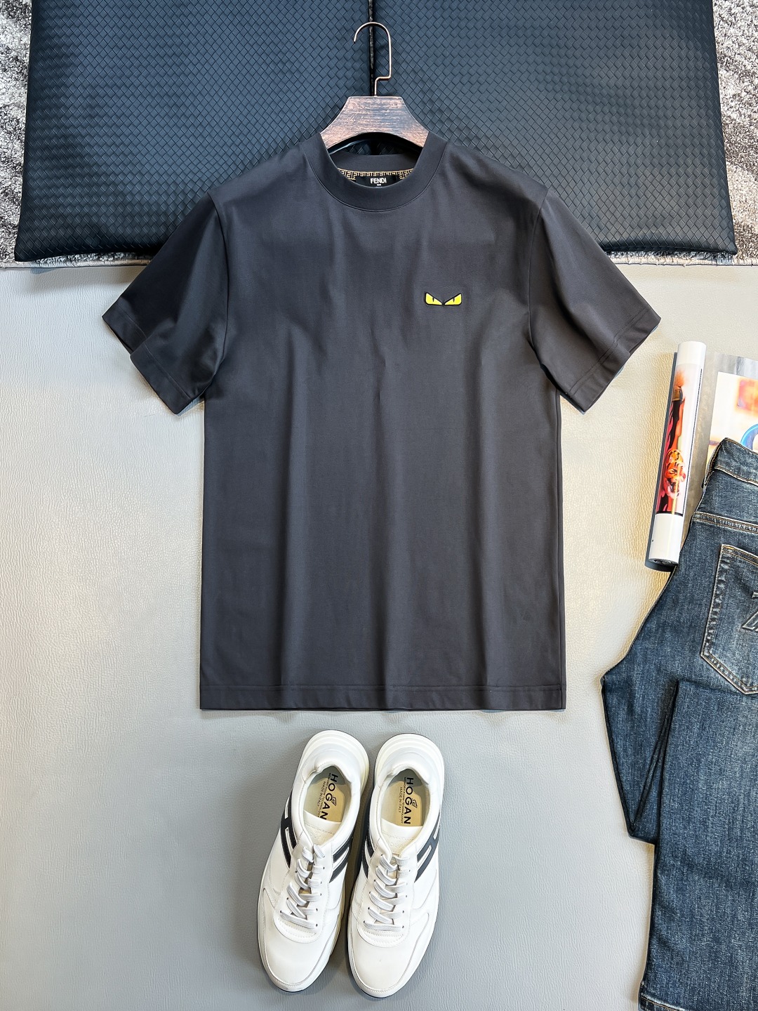 NO:457100,FD# 2025 spring and summer new style first-time counter latest short-sleeved round-neck T-shirt, high-end customization, avant-garde and fashionable design!  Brand logo heavy craft design, high-end customized 230g fabric, soft feel, comfortable to wear, exquisite counter-level car line, fine workmanship, invincible and handsome upper body effect!  A must-have item for handsome men!  Color black. White. Blue. Gray. S-2XL, T-shirt,tees, t-shirt,alexander wang19860909FD# 2025春夏新款首发专柜最新款短袖圆领T恤 高端订制 设计前卫时尚！品牌logo重工艺设计 高端定制230克面料.手感柔软.穿着舒适.专柜级别精致车线.做工精细.上身效果无敌帅气！型男必备单品！颜色黑色.白色.蓝色.灰色.码数S-2XL,,T-shirt,tees，t-shirt,alexander wang,Men's clothing