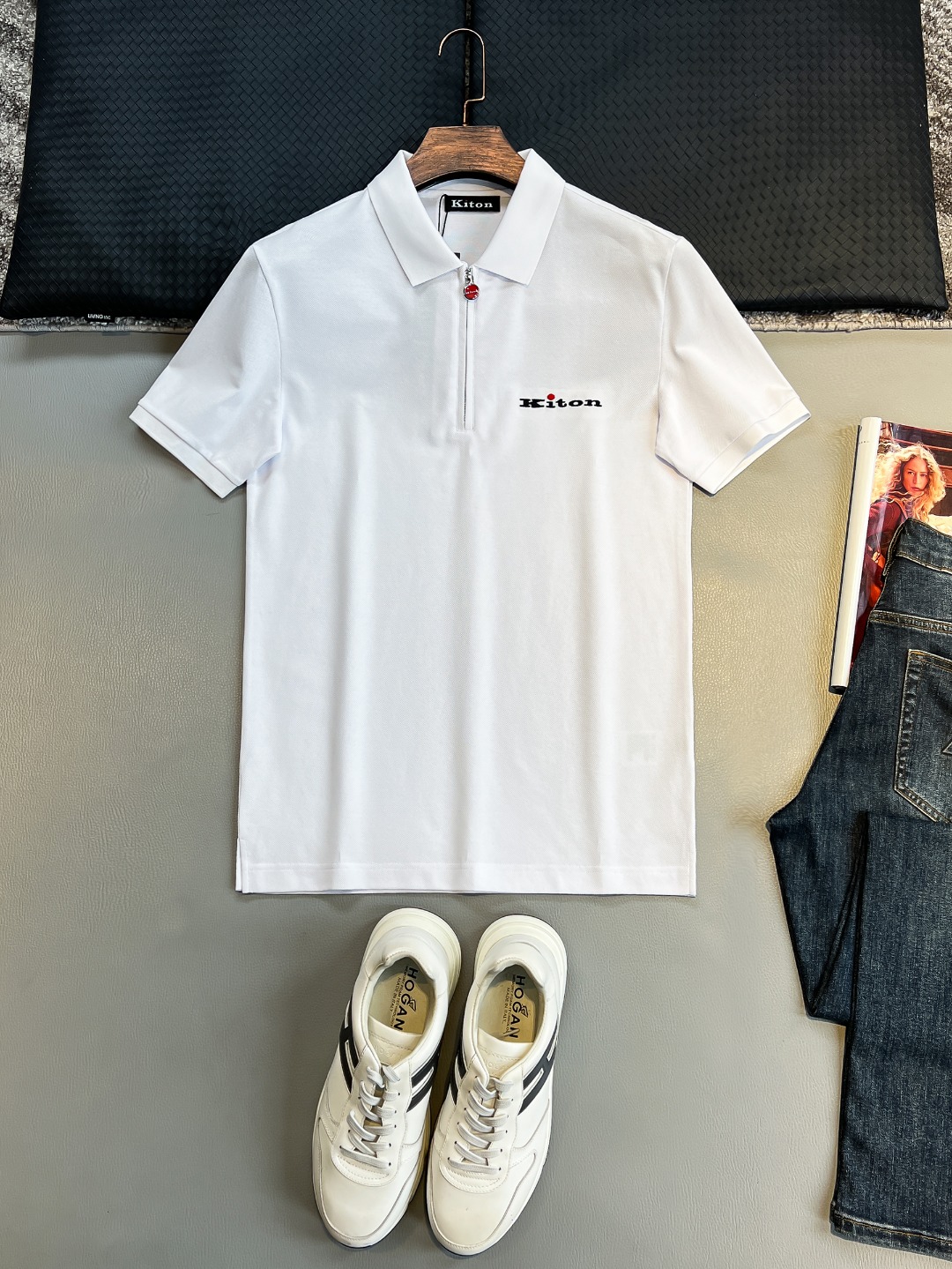 NO:432614,KITON# 2025 spring and summer new first-time counter latest POLO shirt, high-end customization, avant-garde and fashionable design!  Brand logo heavy craft design, high-end customized 230g fabric, soft feel, comfortable to wear, exquisite counter-level car line, fine workmanship, invincible and handsome upper body effect!  A must-have item for handsome men!  Color black. White. Code M-3XL, alexander wang19860909KITON# 2025春夏新款首发专柜最新POLO衫 高端订制 设计前卫时尚！品牌logo重工艺设计 高端定制230克面料.手感柔软.穿着舒适.专柜级别精致车线.做工精细.上身效果无敌帅气！型男必备单品！颜色黑色.白色.码数M-3XL,,alexander wang,Men's clothing