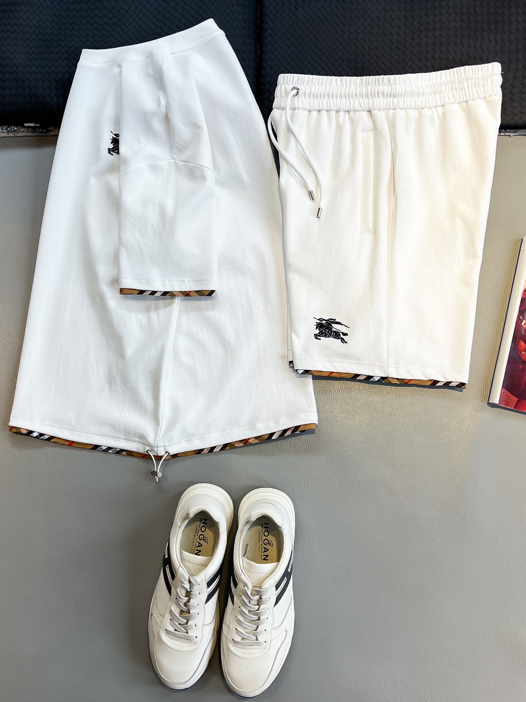 NO:453234,/Set BU 25/ss Spring and Summer New Cotton Set Perfect Jacquard Logo Top Hardware + Top Fabric Customization (One Set Not Disassembled) Standard Style Black White Two Colors Men and Women Same Model Number M L XL XXL XXXL XXXL,,alexander wang19860909/套 BU 25/ss春夏新款棉质套装 完美提花标识 顶级五金+顶级面料定制（一套不拆） 标准版型 黑 白 两色 男女同款 码数M L XL XXL XXXL,,alexander wang,Men's clothing