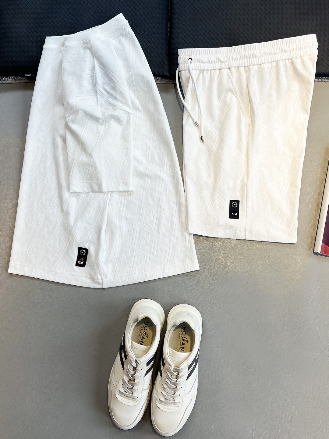 NO:453195,/Set FD 25/ss Spring and Summer New Cotton Set Perfect Jacquard Logo Top Hardware + Top Fabric Customization (One Set Not Disassembled) Standard Style Black White Two Colors Men and Women Same Model Number M L XL XXL XXXL XXXL,,alexander wang19860909/套 FD 25/ss春夏新款棉质套装 完美提花标识 顶级五金+顶级面料定制（一套不拆） 标准版型 黑 白 两色 男女同款 码数M L XL XXL XXXL,,alexander wang,Men's clothing