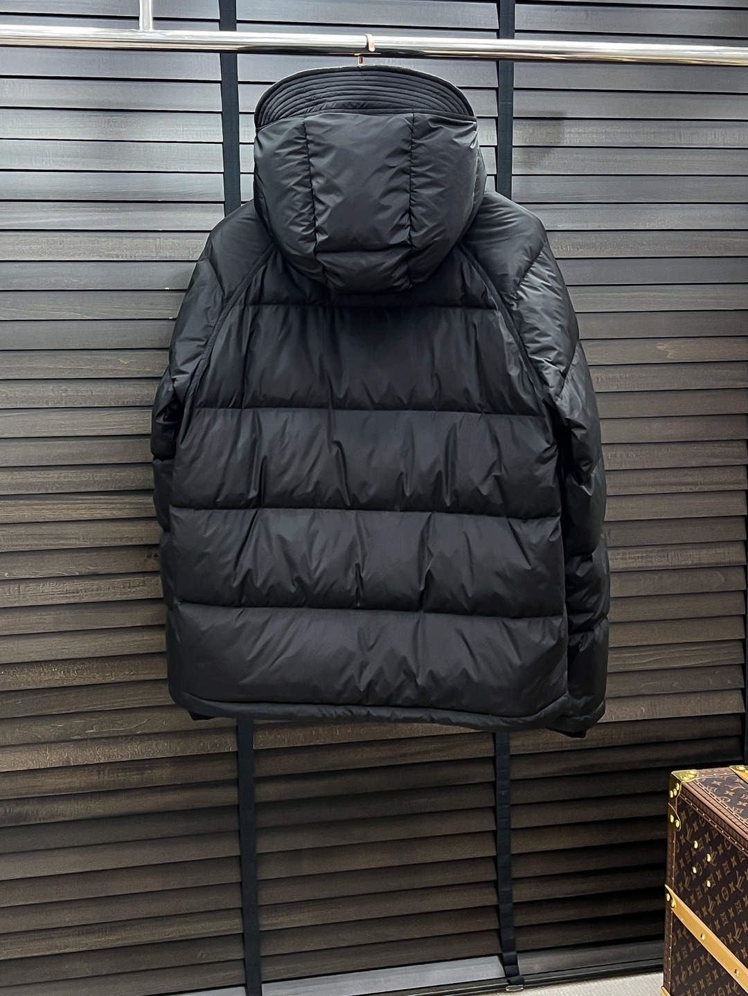 PRADA 普拉达 新款羽绒服秀场新品25新款羽绒服，品相非常完美，专柜高科技防水面料，内里90%白鹅绒