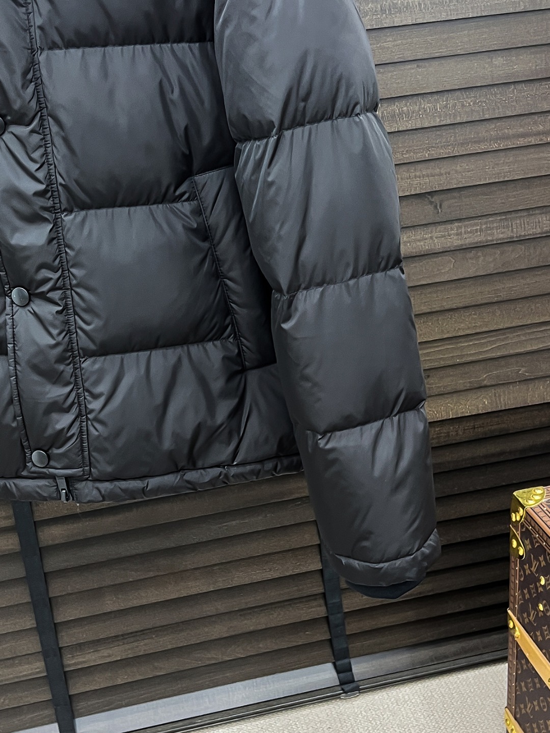 PRADA 普拉达 新款羽绒服秀场新品25新款羽绒服，品相非常完美，专柜高科技防水面料，内里90%白鹅绒