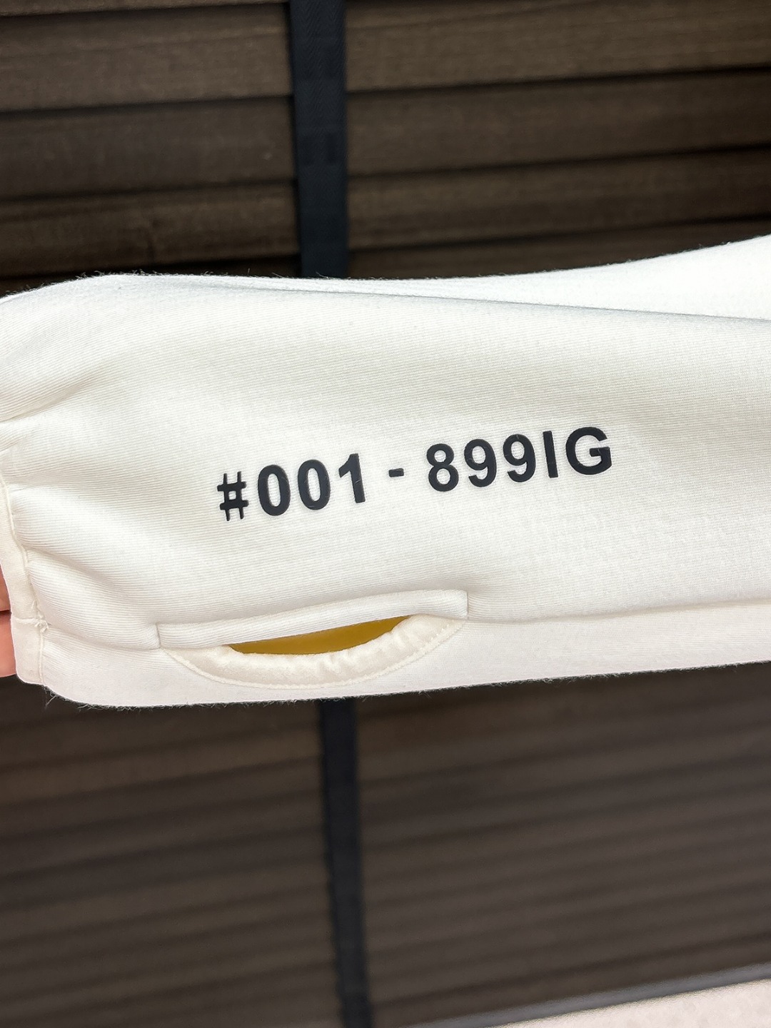 Moncler 新款羽绒服秀场新品25新款羽绒服，品相非常完美，专柜高科技防水面料，内里90%白鹅绒填充