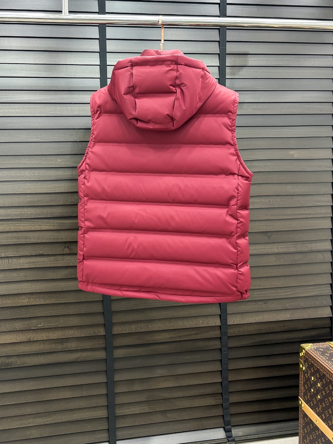 BC 新款羽绒服秀场新品25新款羽绒服，品相非常完美，专柜高科技防水面料，内里90%白鹅绒填充，舒适保暖