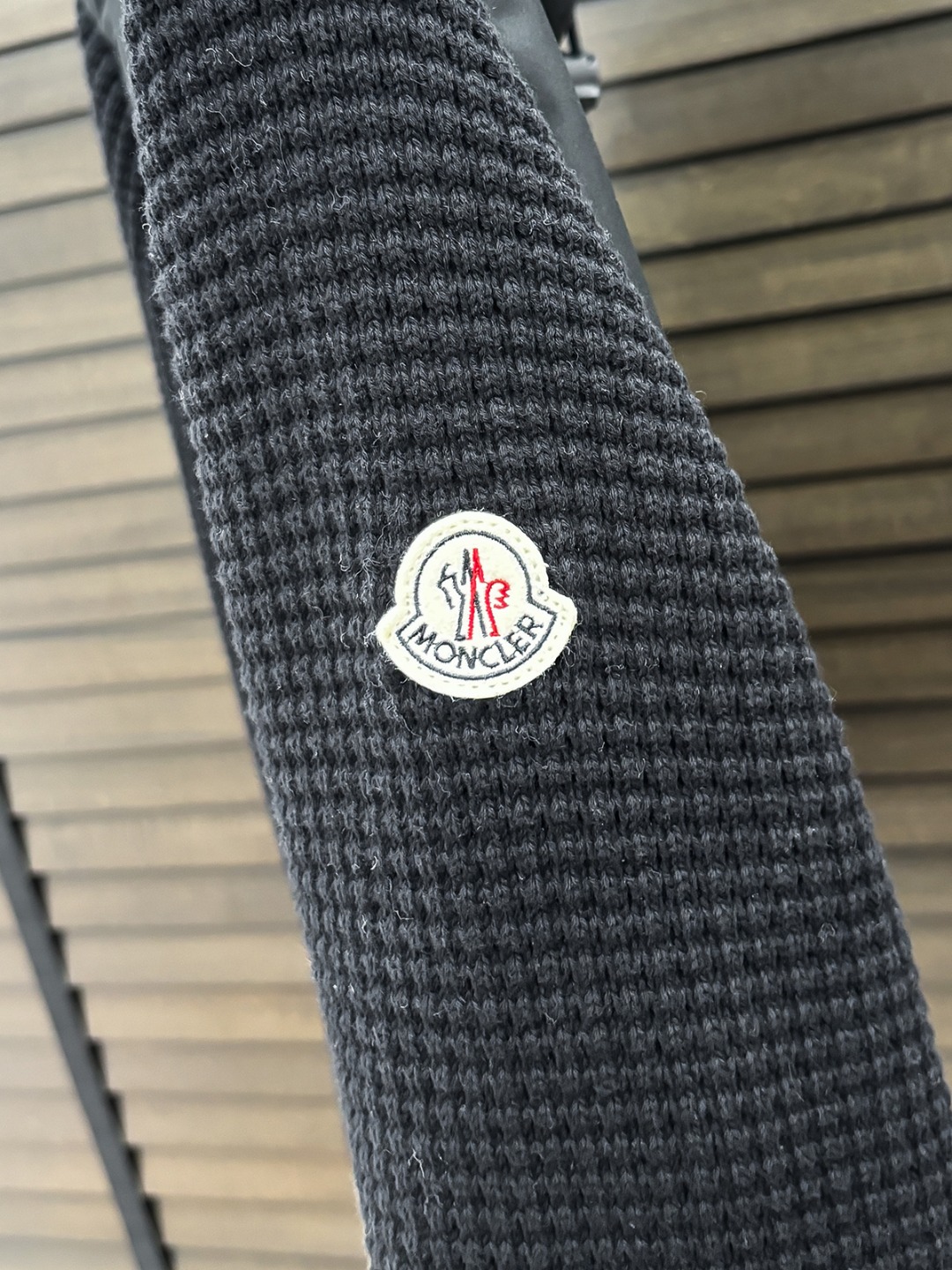 Moncler 新款羽绒服秀场新品25新款羽绒服，品相非常完美，专柜高科技防水面料，内里90%白鹅绒填充