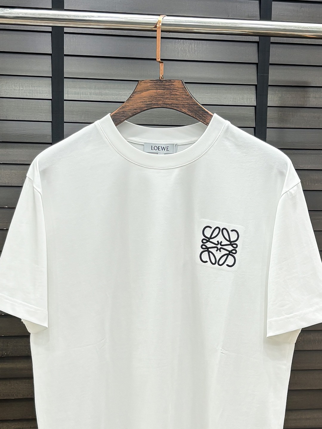 -LOE#  2026 春夏新款首发专柜最新款短袖圆领T恤 高端订制 设计前卫时尚！品牌logo重工艺设