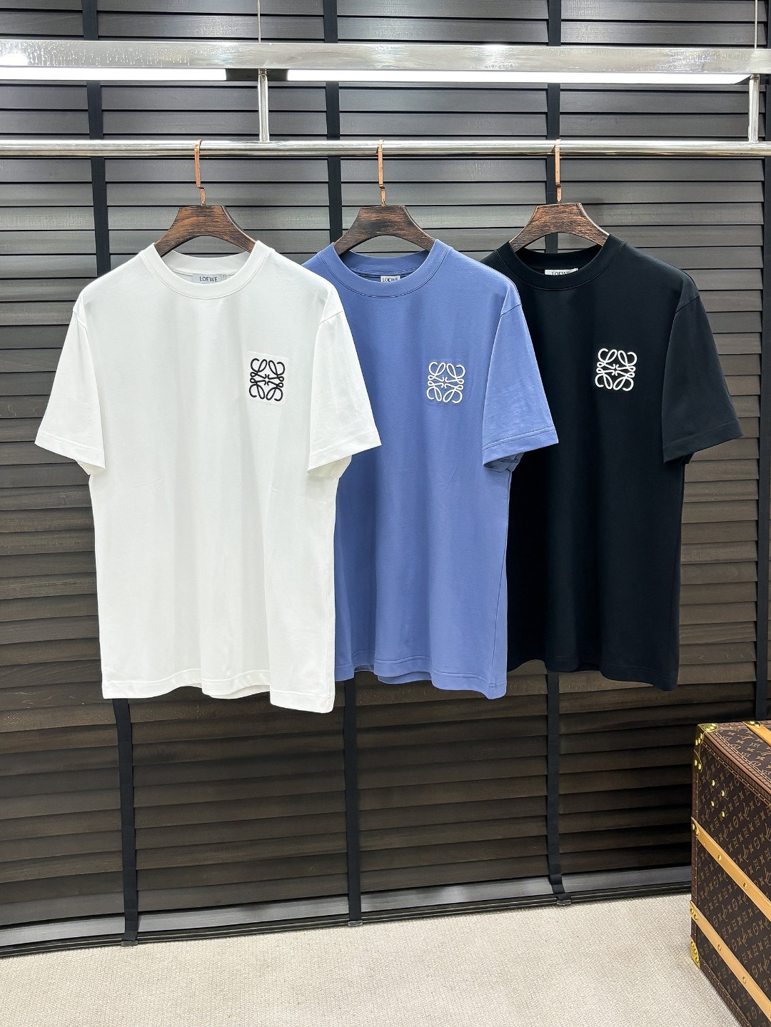 -LOE#  2026 春夏新款首发专柜最新款短袖圆领T恤 高端订制 设计前卫时尚！品牌logo重工艺设