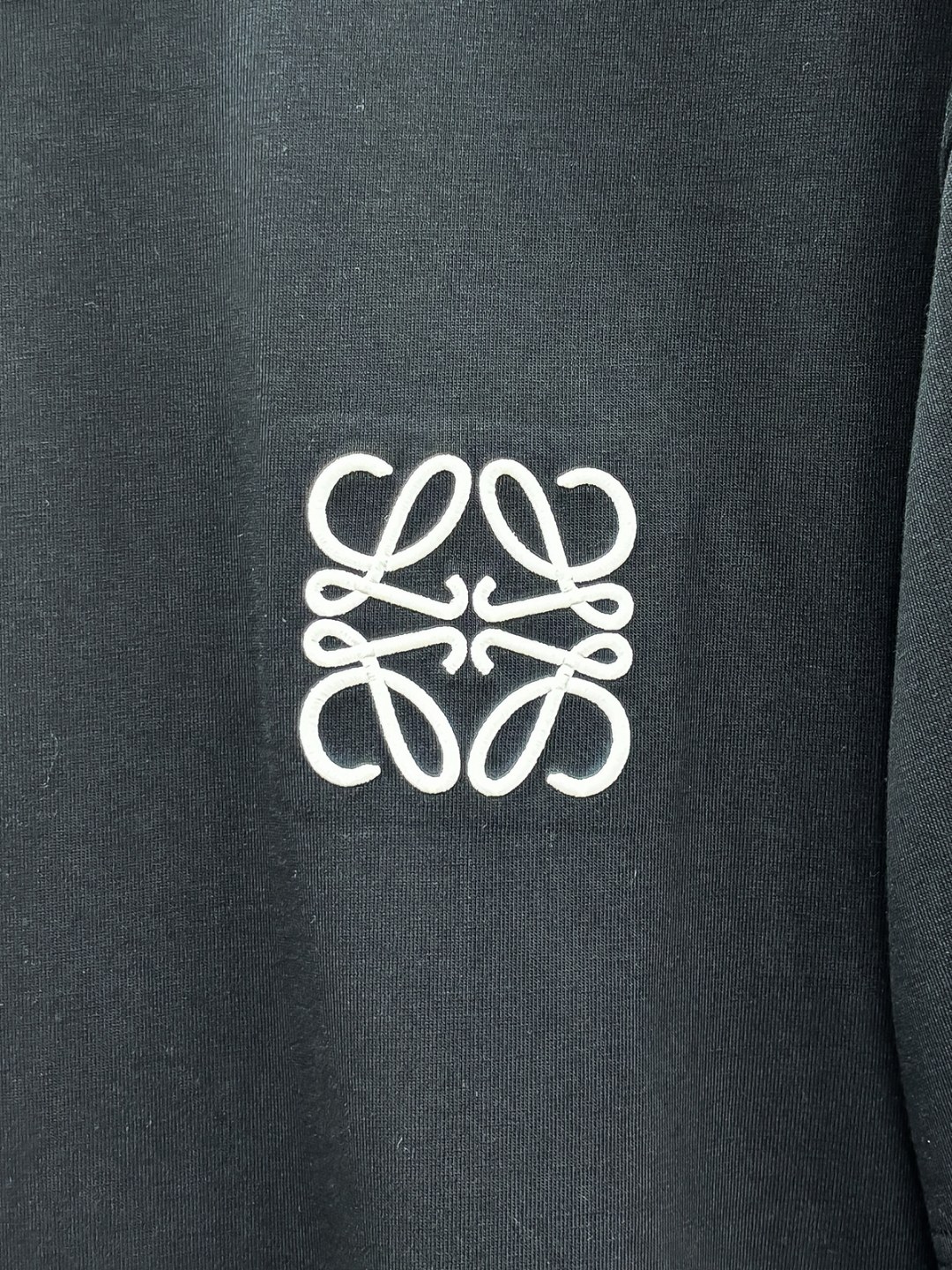 -LOE#  2026 春夏新款首发专柜最新款短袖圆领T恤 高端订制 设计前卫时尚！品牌logo重工艺设